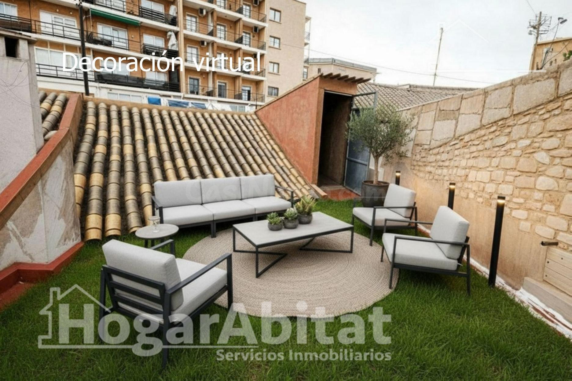 AMPLIA CASA CON TERRAZA PARA REFORMAR