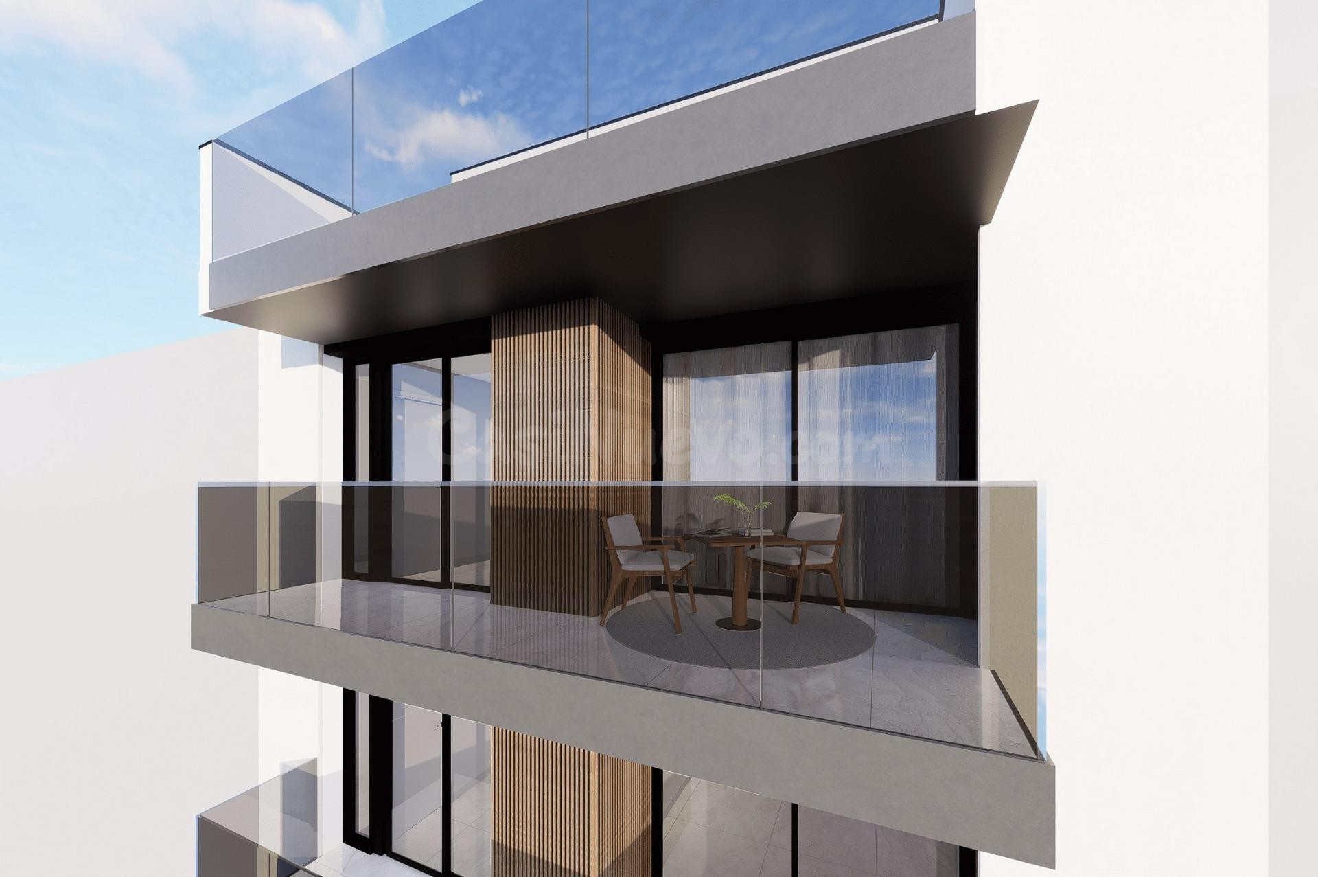 Ático de nueva construcción con 2 dormitorios a 700 m. de la playa en Guardamar del Segura