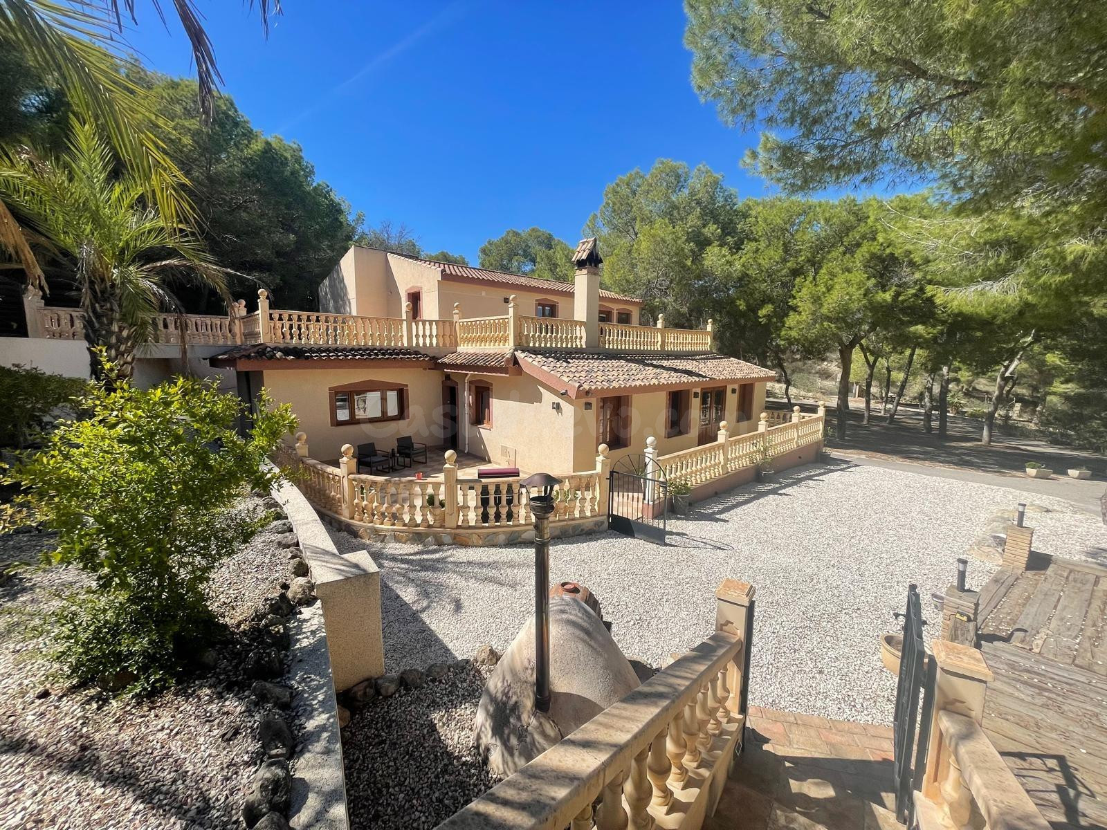 FINCA ECUESTRE MEDITERRÁNEA CERCA DEL LAGO EN TORREMENDO - ALICANTE