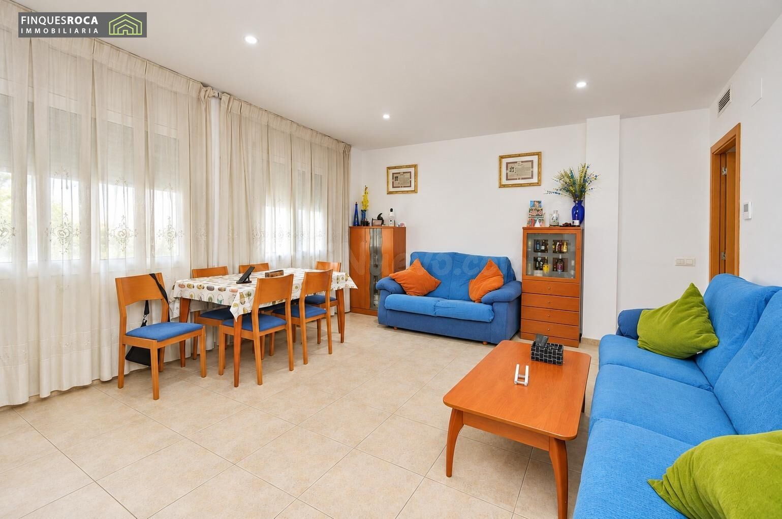 Piso de 4 habitaciones cerca del ayuntamiento con terraza interior