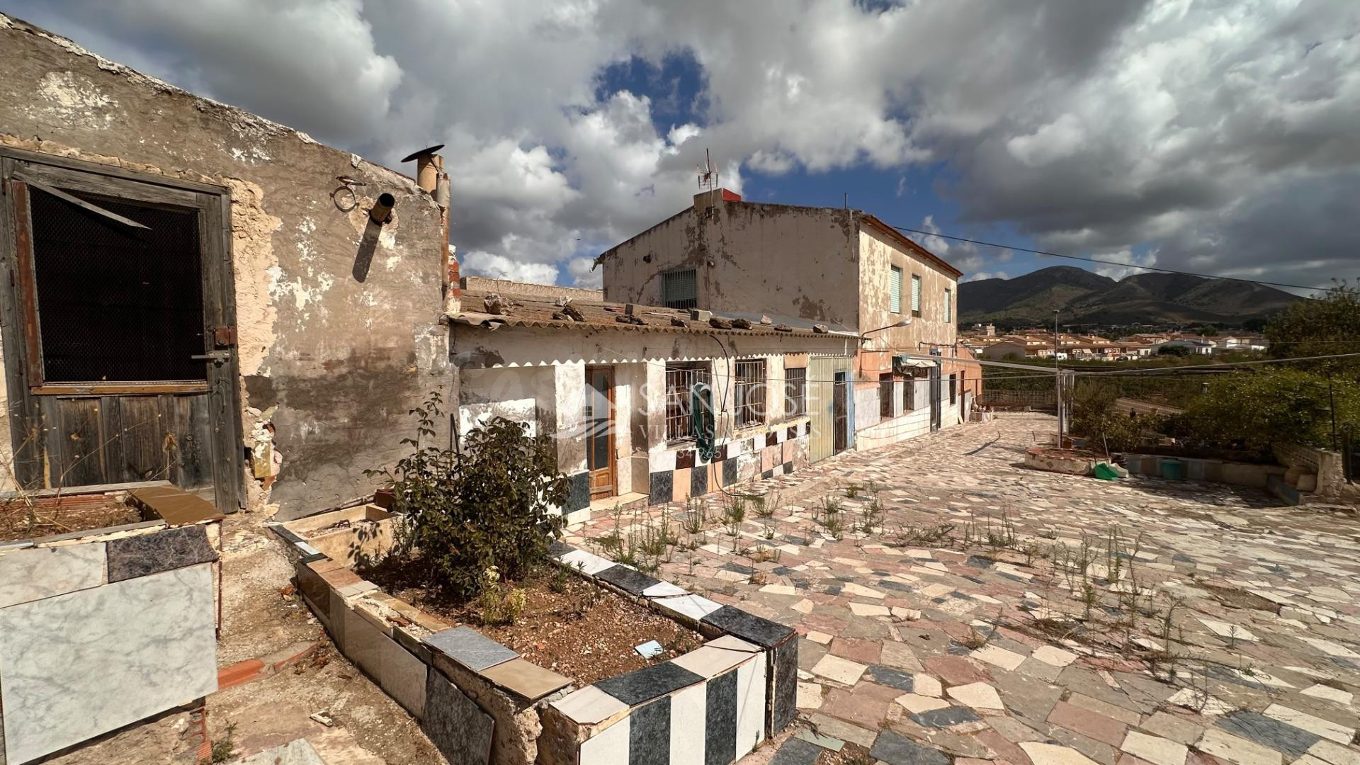 VENTA DE CHALET PARA REFORMAR EN LA ALGUEÑA