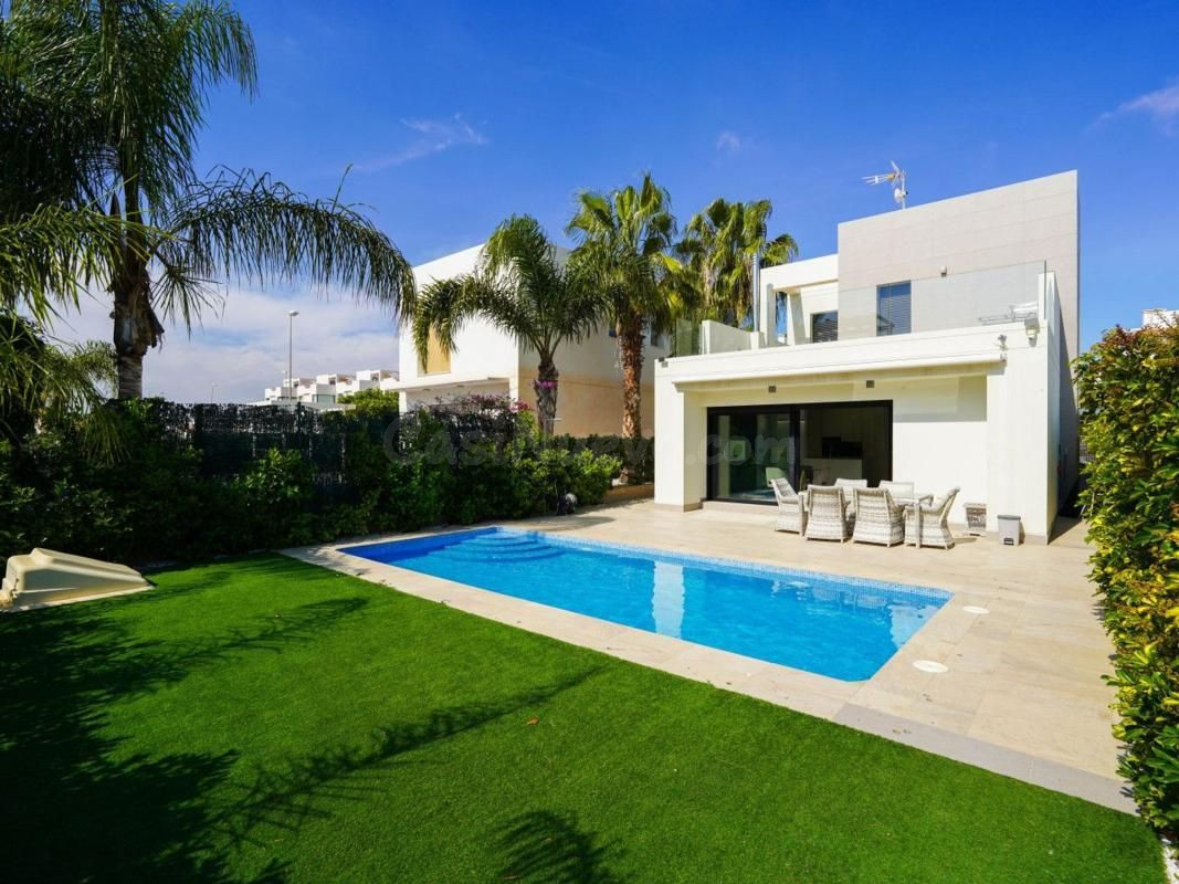 Villa 3 habitaciones 120m² en venta - Centro de la Ciudad Quesada