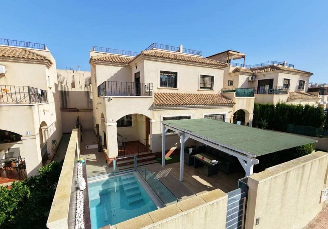 Villa 4 habitaciones 114m² en venta - torrevieja