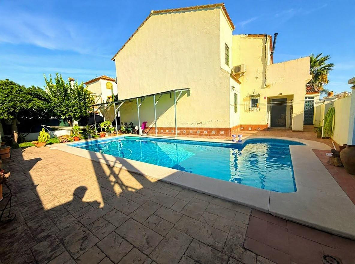Chalet 5 habitaciones 284m² en venta - Andalucia