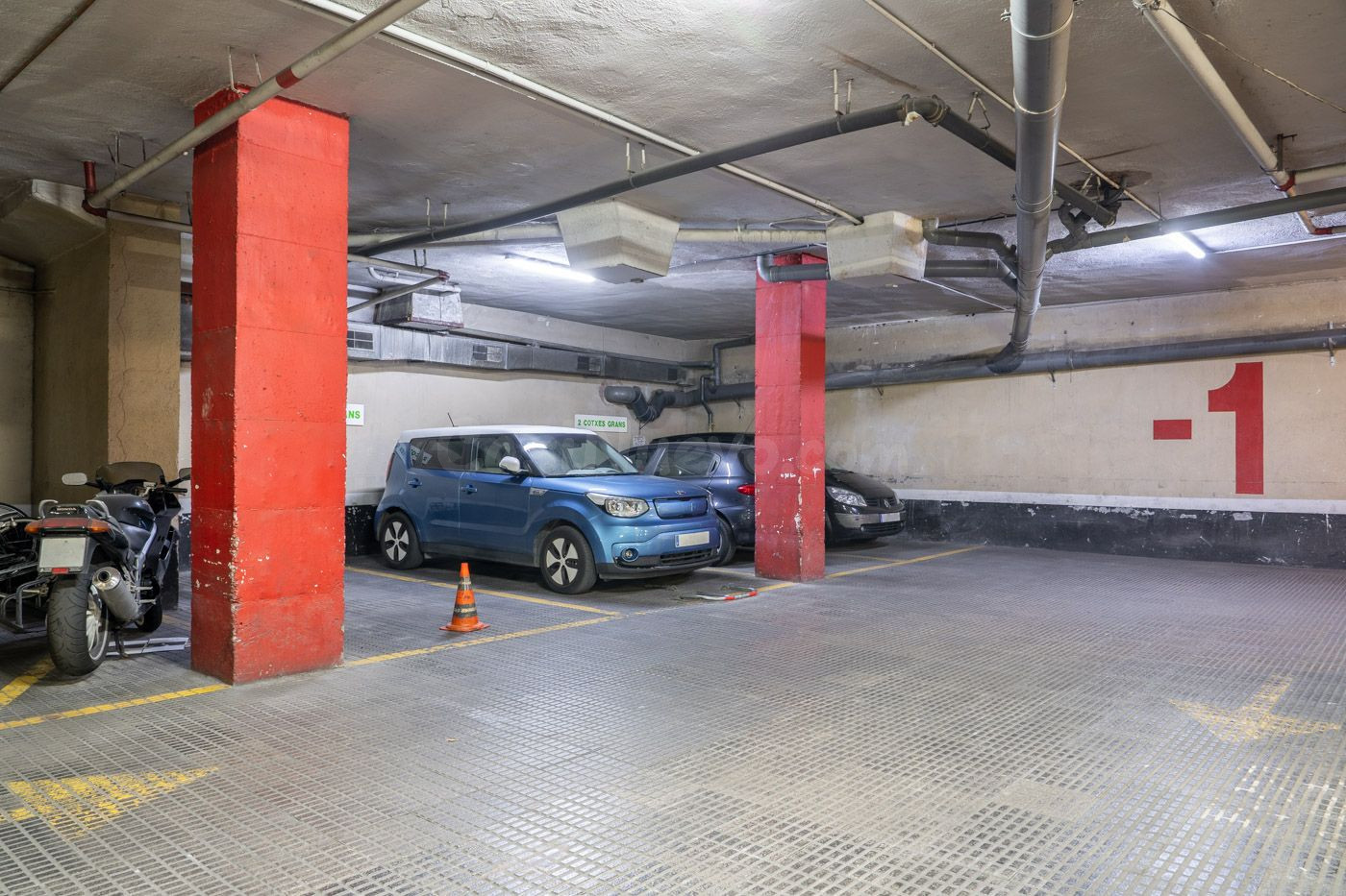 Parking 9m² en alquiler - Casc Antic - foto 4