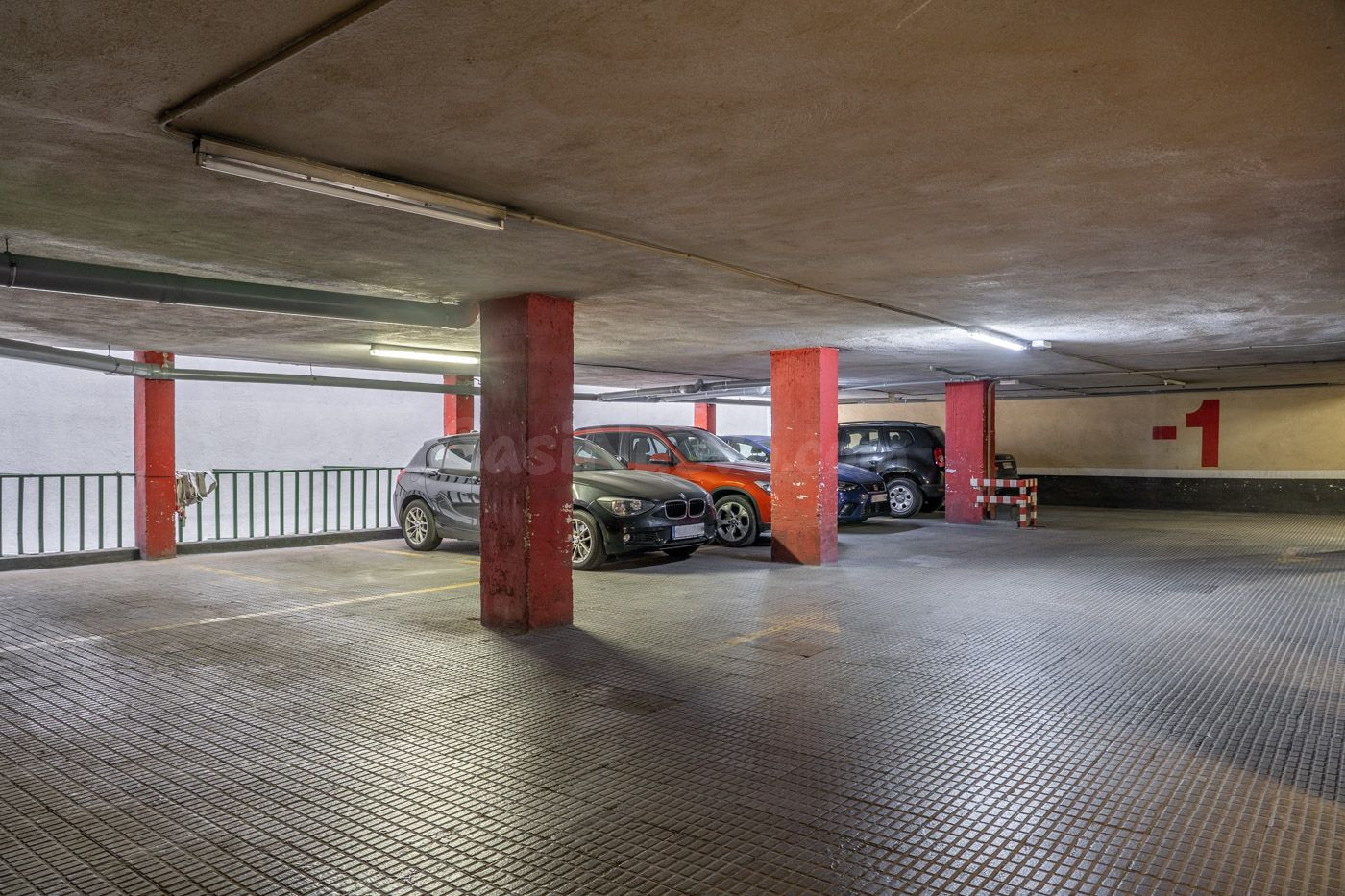 Parking 9m² en alquiler - Casc Antic - foto 2