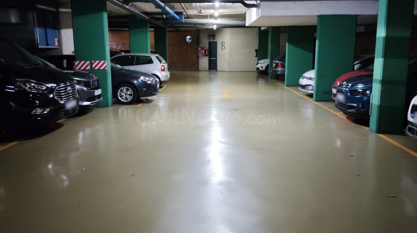 Parking 14m² en alquiler - Casc Antic - foto 4
