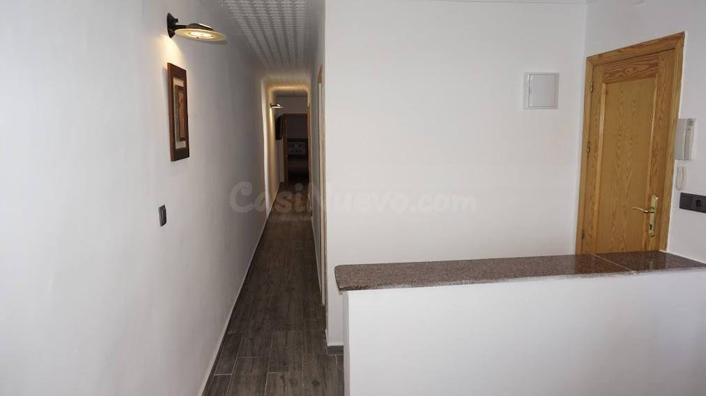 Luminoso apartamento con vistas despejadas en ELDA - foto 4