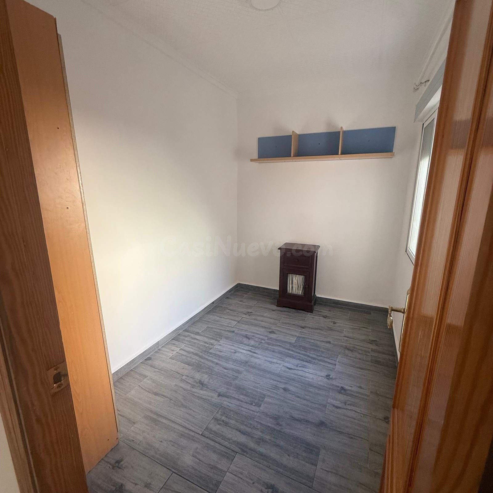 Luminoso apartamento con vistas despejadas en ELDA - foto 5