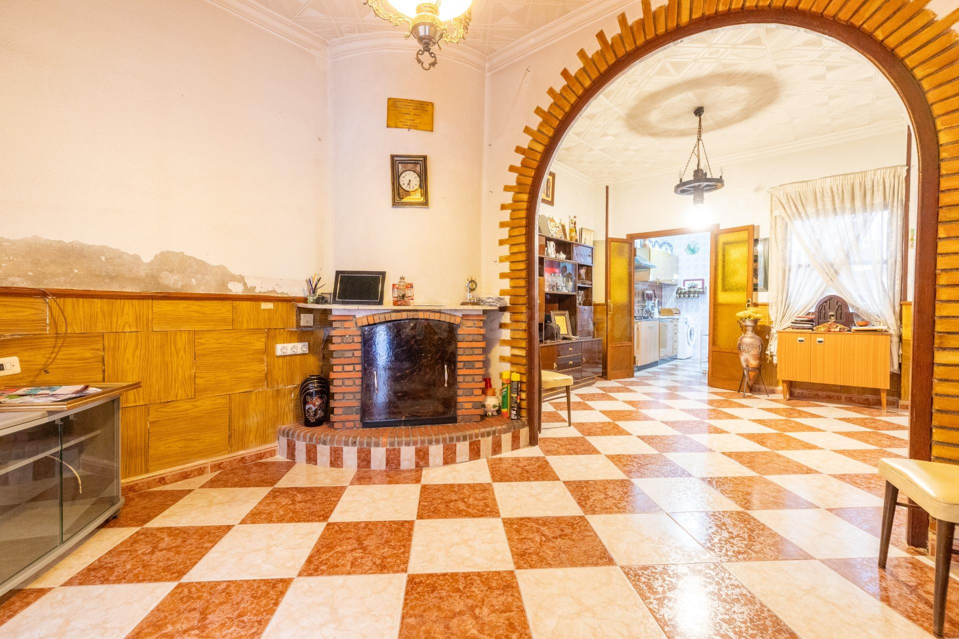 Casa junto a Paseo