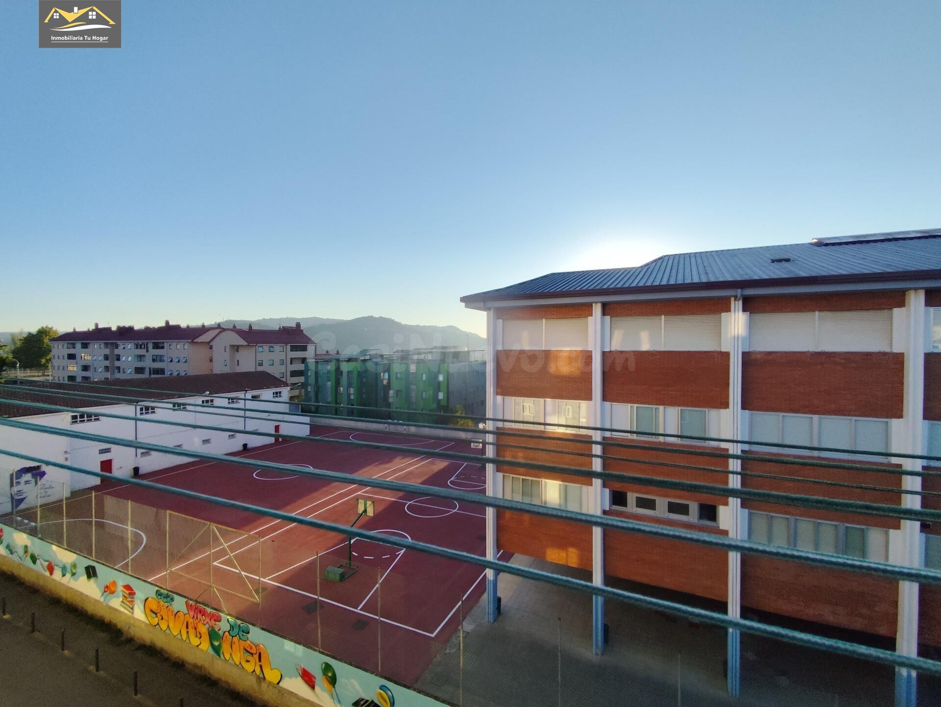 VENDEMOS PISO COMPLETAMENTE REFORMADO LISTO PARA ENTRAR A VIVIR FRENTE AL COLEGIO DE COVADONGA.