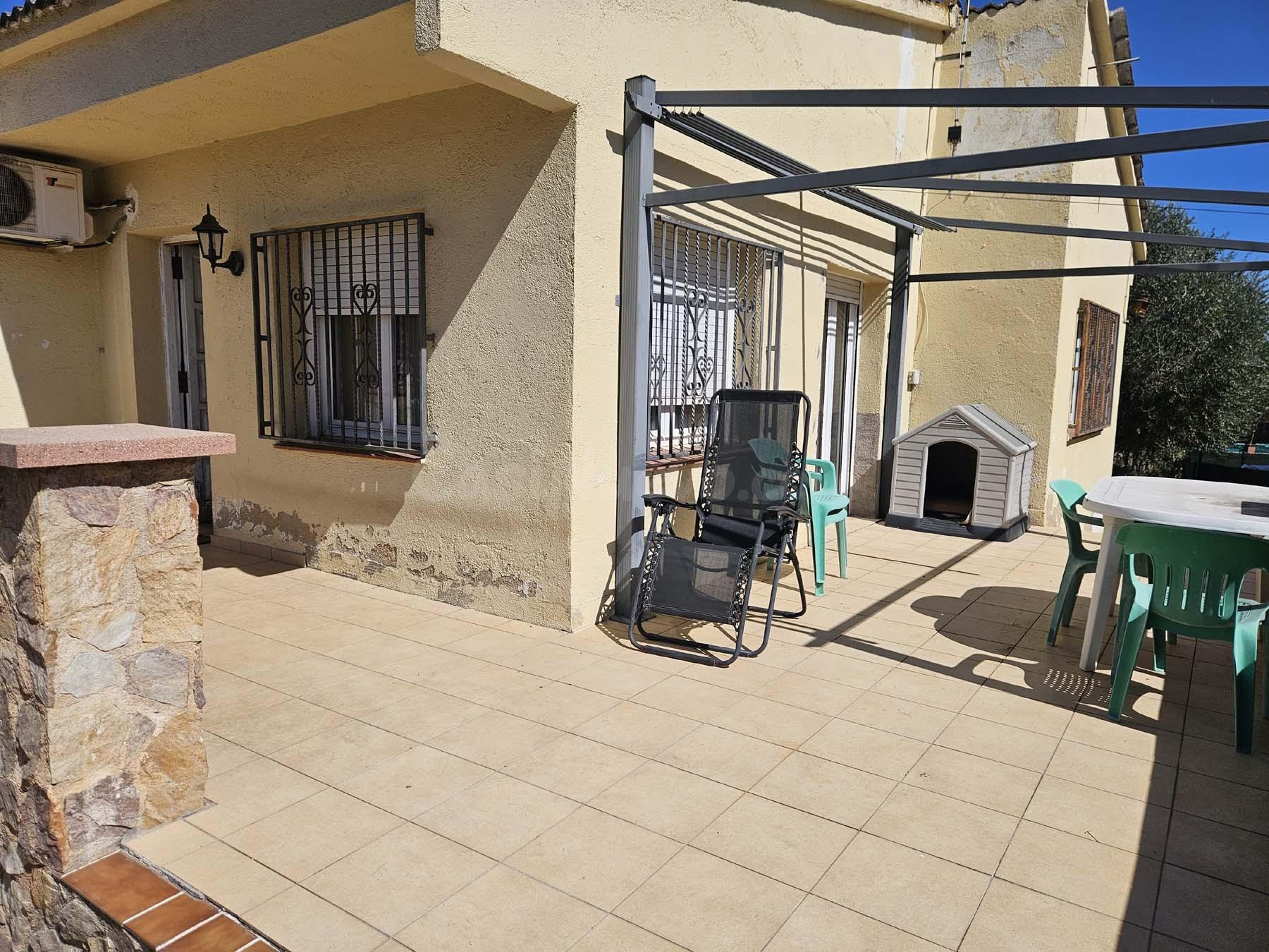 Casa unifamiliar ubicada en la Urbanización "Els Escuts" de  - foto 3