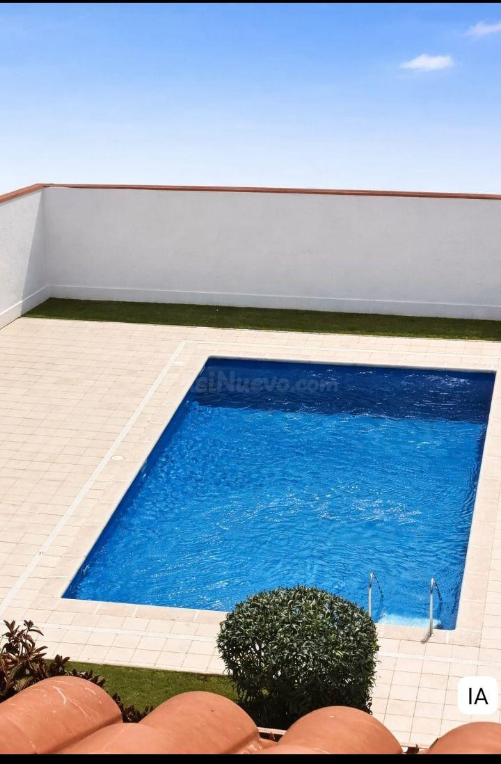 ÁTICO DUPLEX EN VENTA EN CALELLA CON PISCINA Y SOLARIUM - foto 2