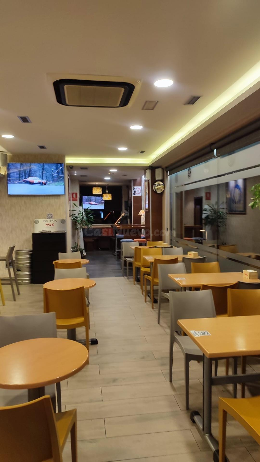 LOCAL COMERCIAL CON CAFE BAR EN RENDIMIENTO /Centrally locat - foto 2