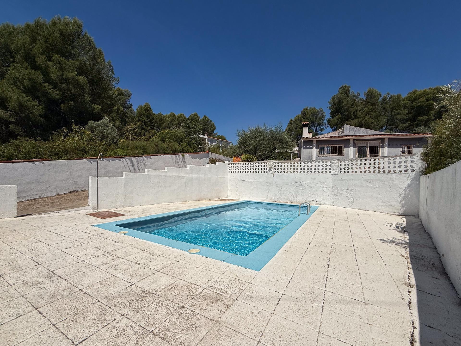 Chalet en entorno natural con piscina y vistas despejadas en - foto 2