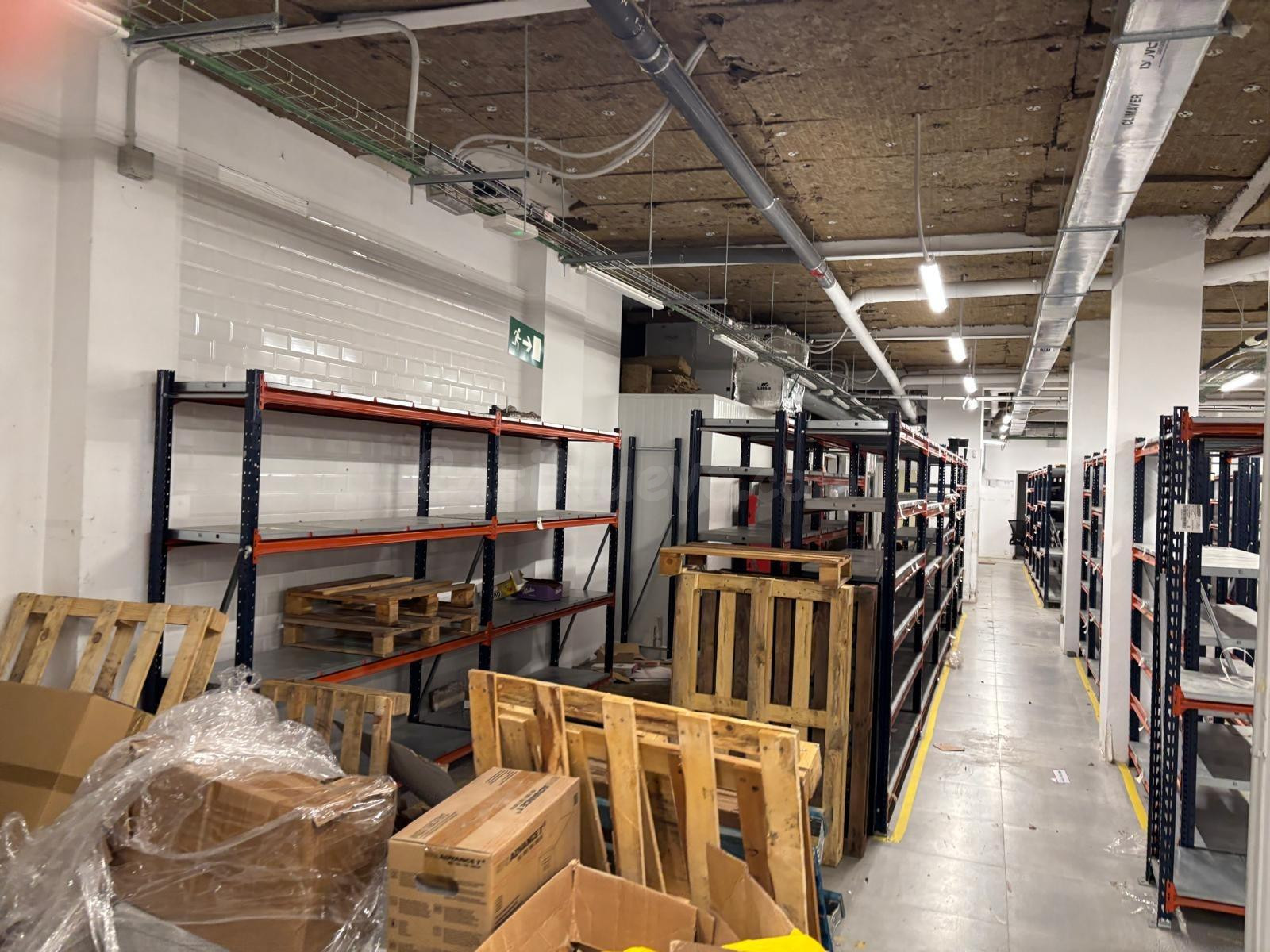 Activo comercial y logístico de 625 m2 en planta baja, en Arrancapins (Valencia), reformado y con licencia de actividad vigente