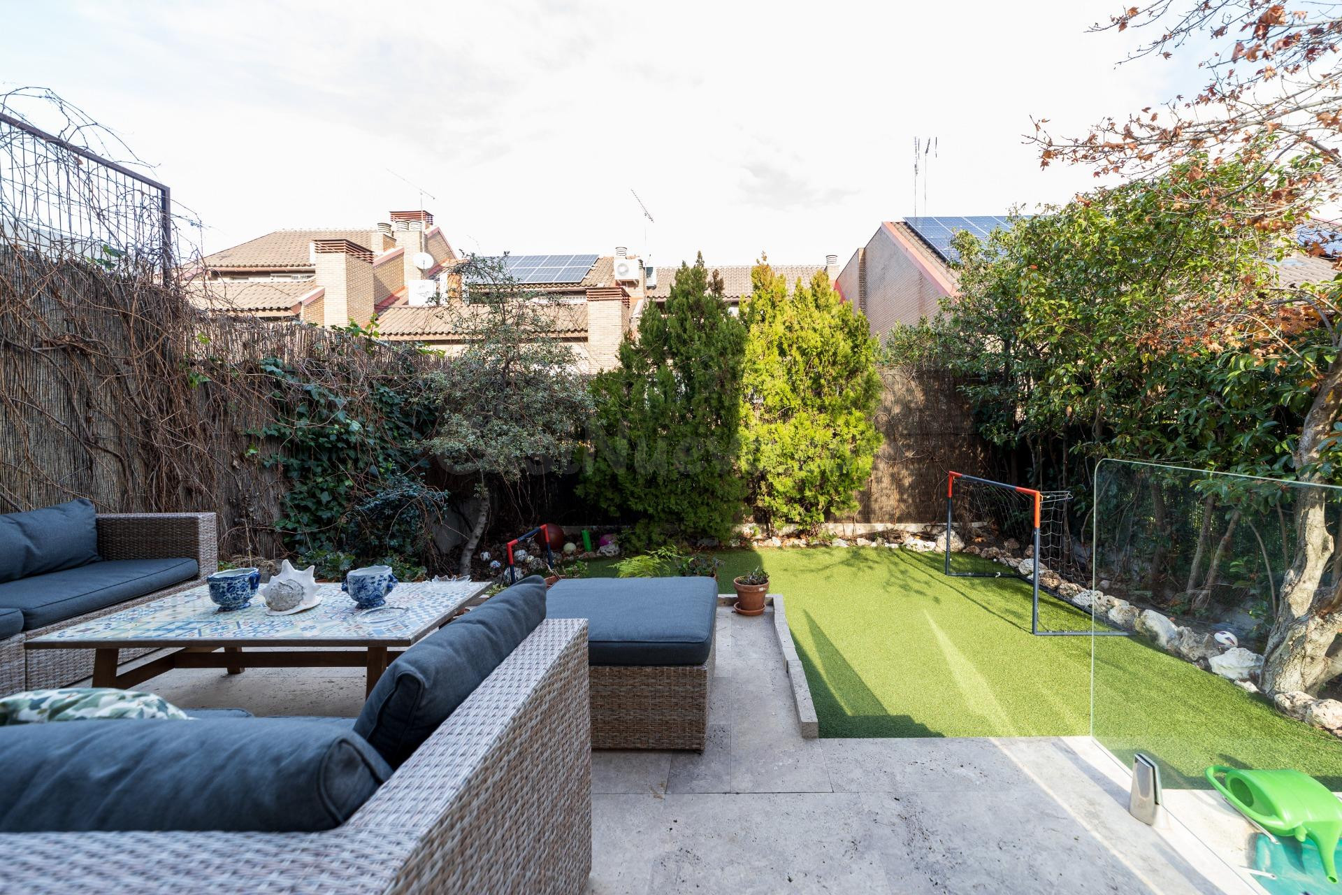 Exclusiva residencia con piscina privada en Piovera-Conde Orgaz
