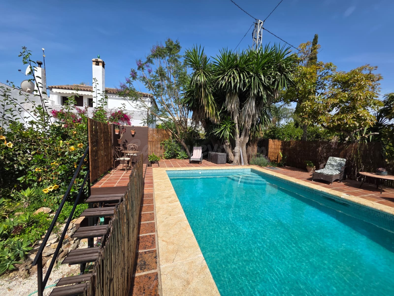 Preciosa finca reformada ofrece encanto, privacidad y espectaculares vistas a la Sierra de Mijas