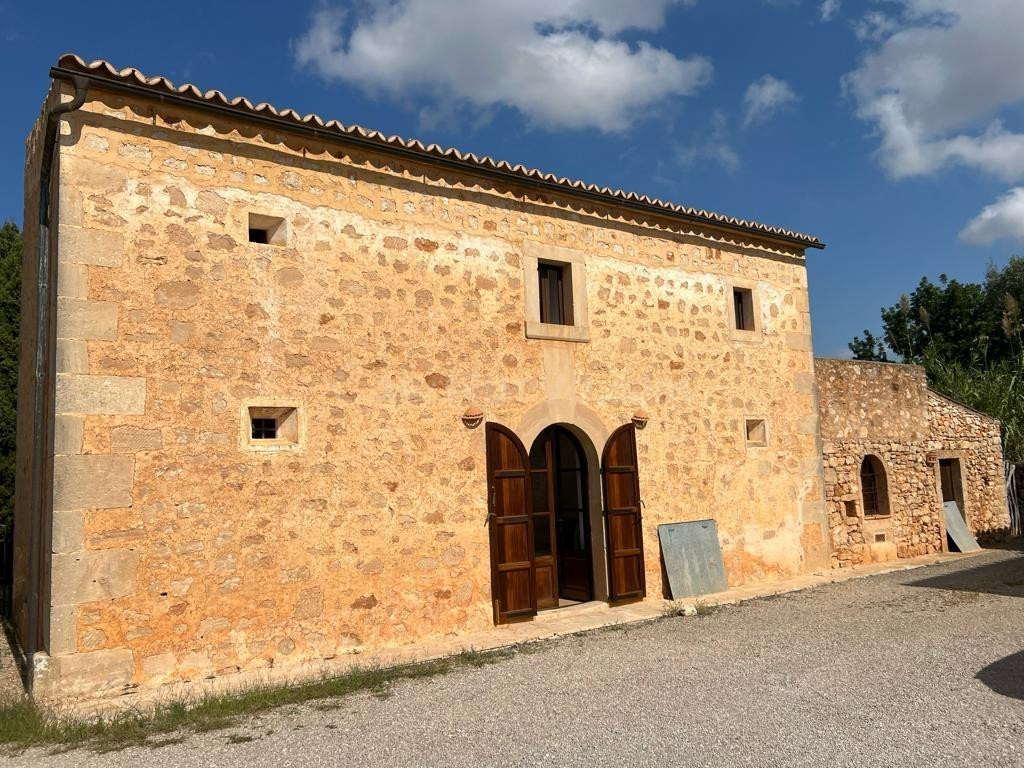 Magnífica y auténtica finca de 5 dormitorios muy cerca de Sa
