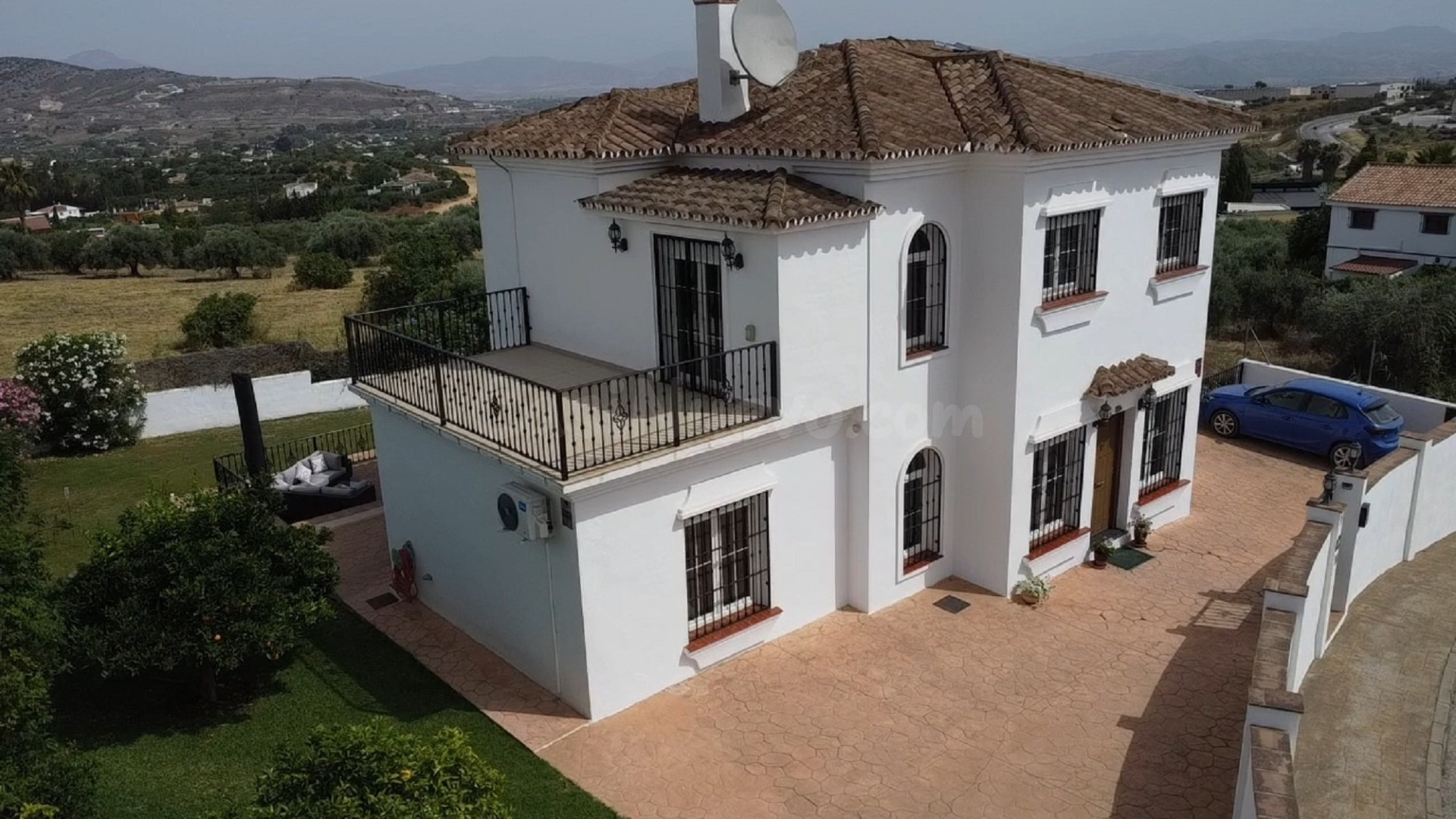 Villa de Lujo Excepcional | Alhaurín El Grande, MálagaVilla de Lujo Excepcional | Alhaurín El Grande, Málaga Urbanización Cerrada | Piscina Privada | Vistas Panorámicas | Energía Solar | A Pie