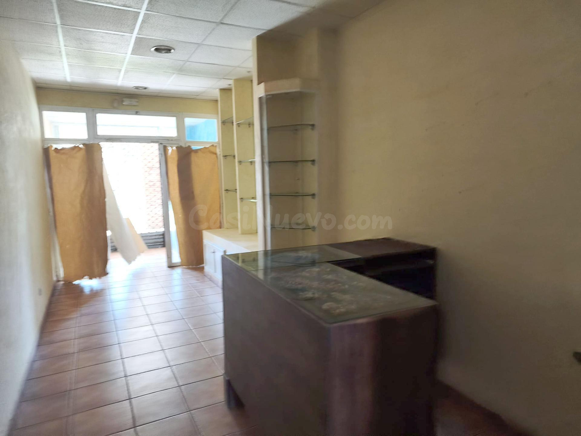 Local comercial en Alovera doble comunicación