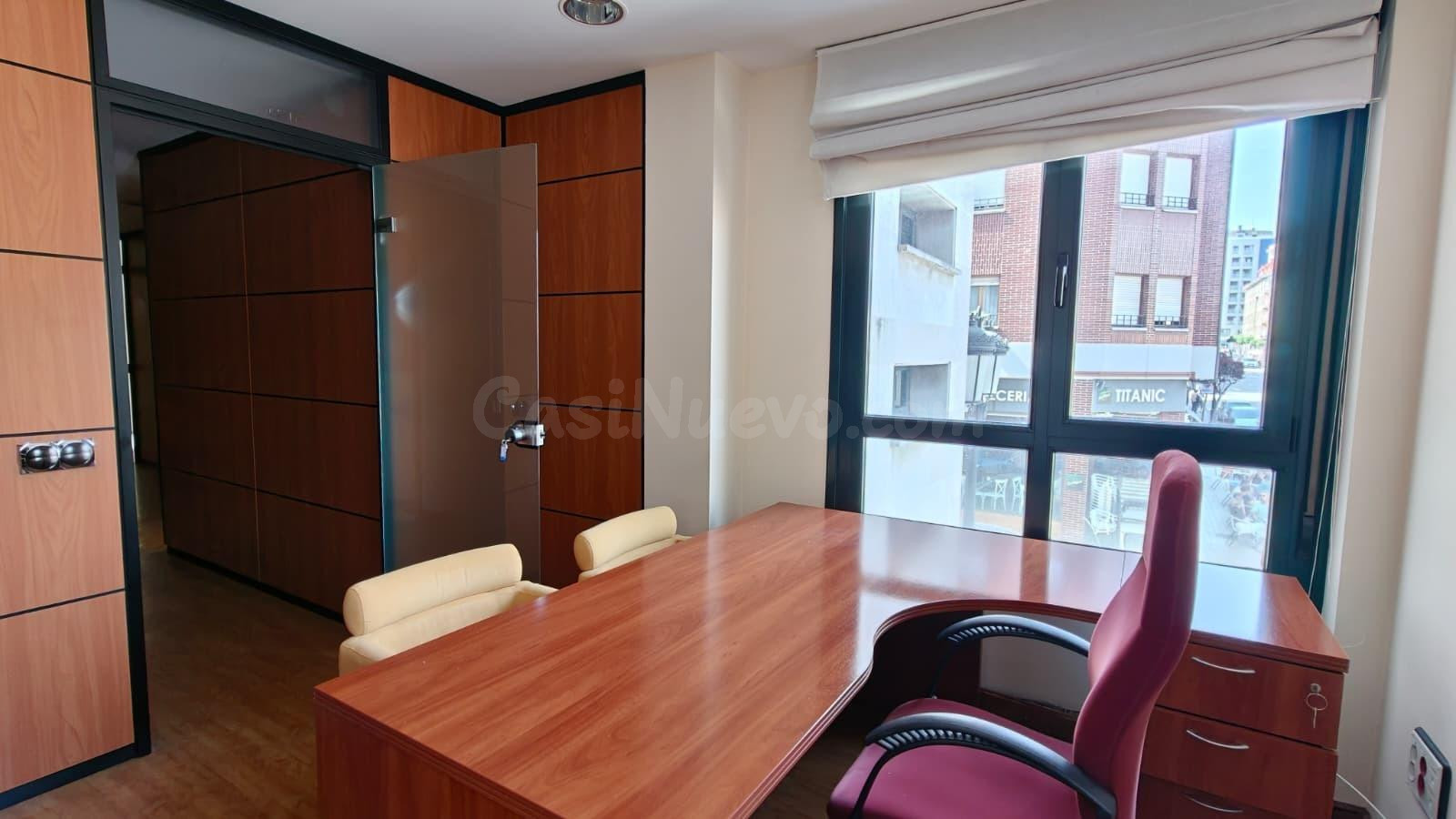 DESPACHOS PROFESIONALES EN EL CENTRO DE OVIEDO – LUMINOSIDAD, UBICACIÓN Y REPRESENTATIVIDAD