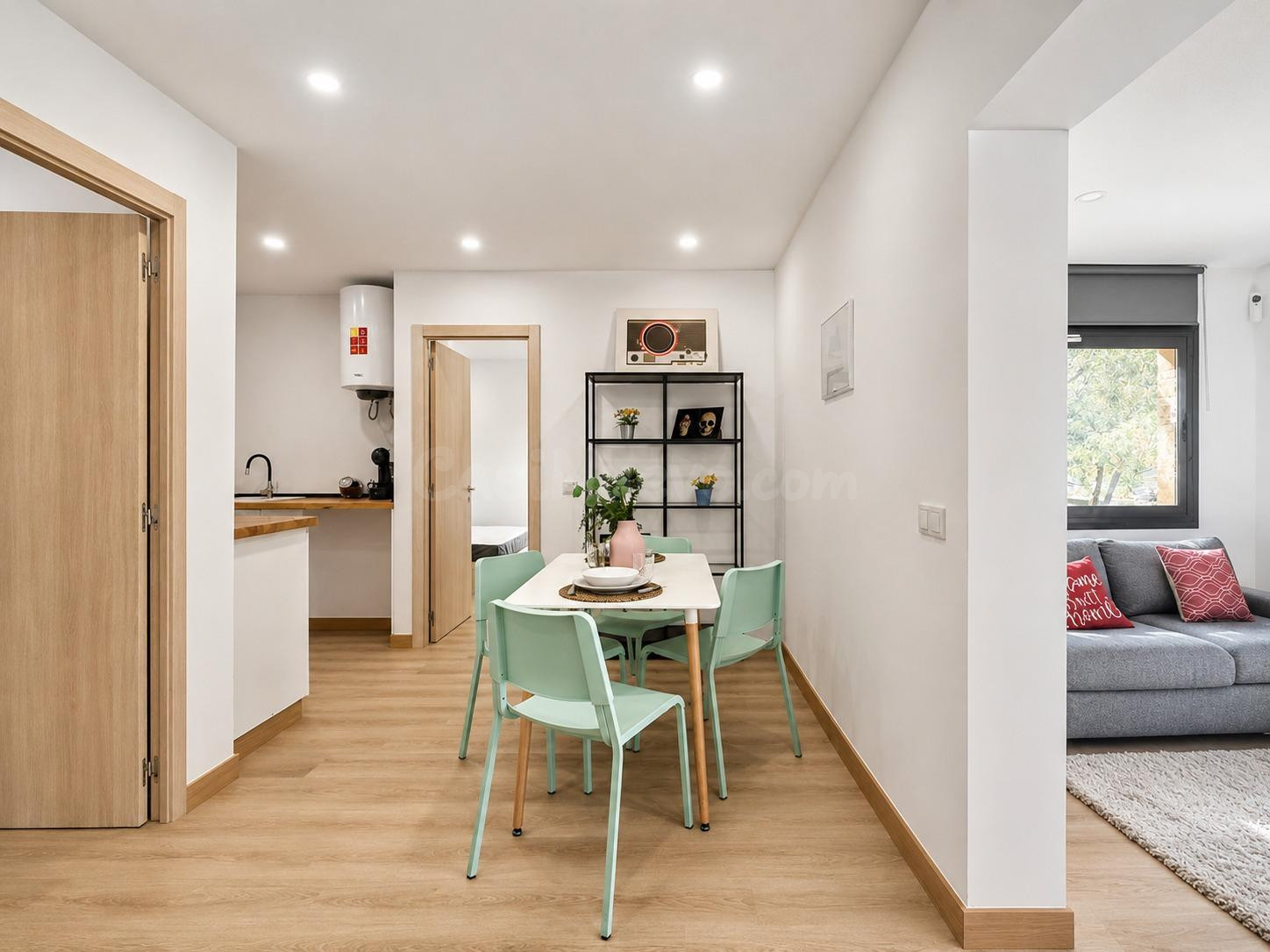 Apartamento reformado cerca de la playa en zona tranquila de - foto 2