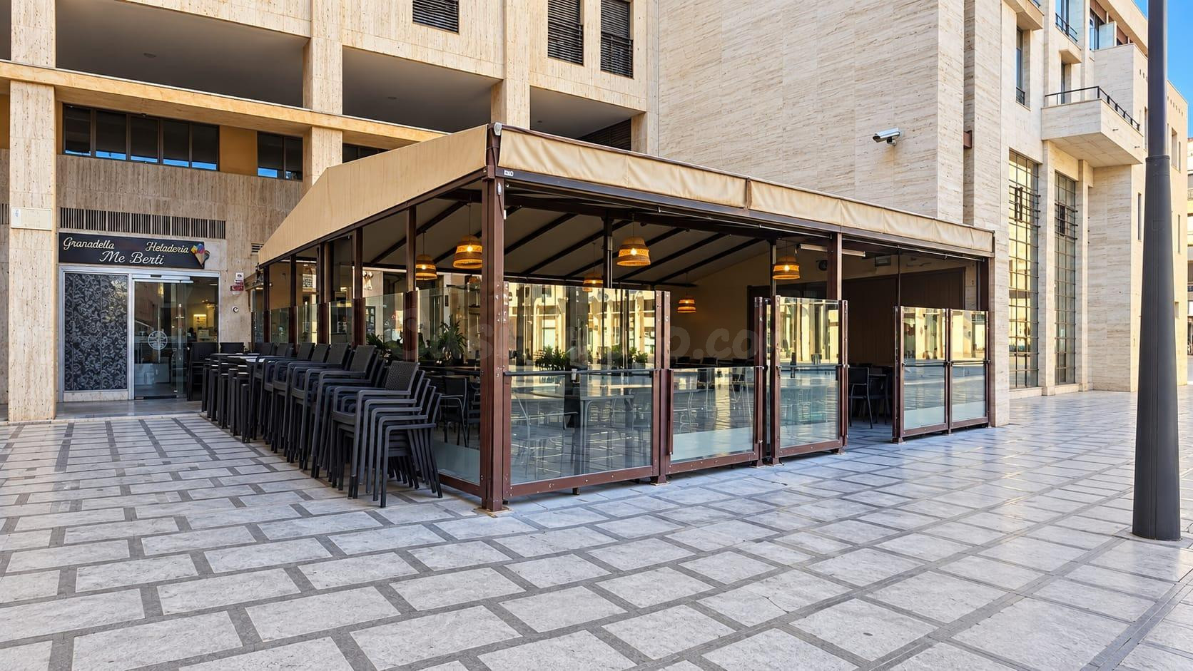 ¡OPORTUNIDAD ÚNICA EN PLENA PLAZA MAYOR! Venta de Cafetería-Bar en Funcionamiento
