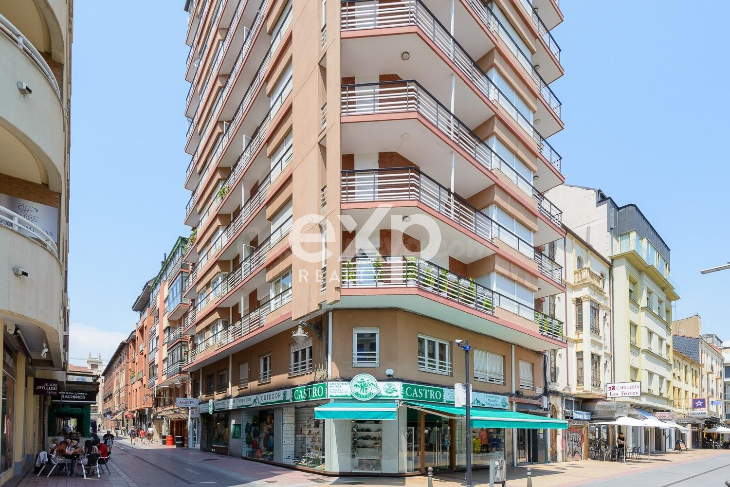 OFICINAS EN VENTA EN PLENA CALLE BURGO NUEVO – UBICACIÓN EXC