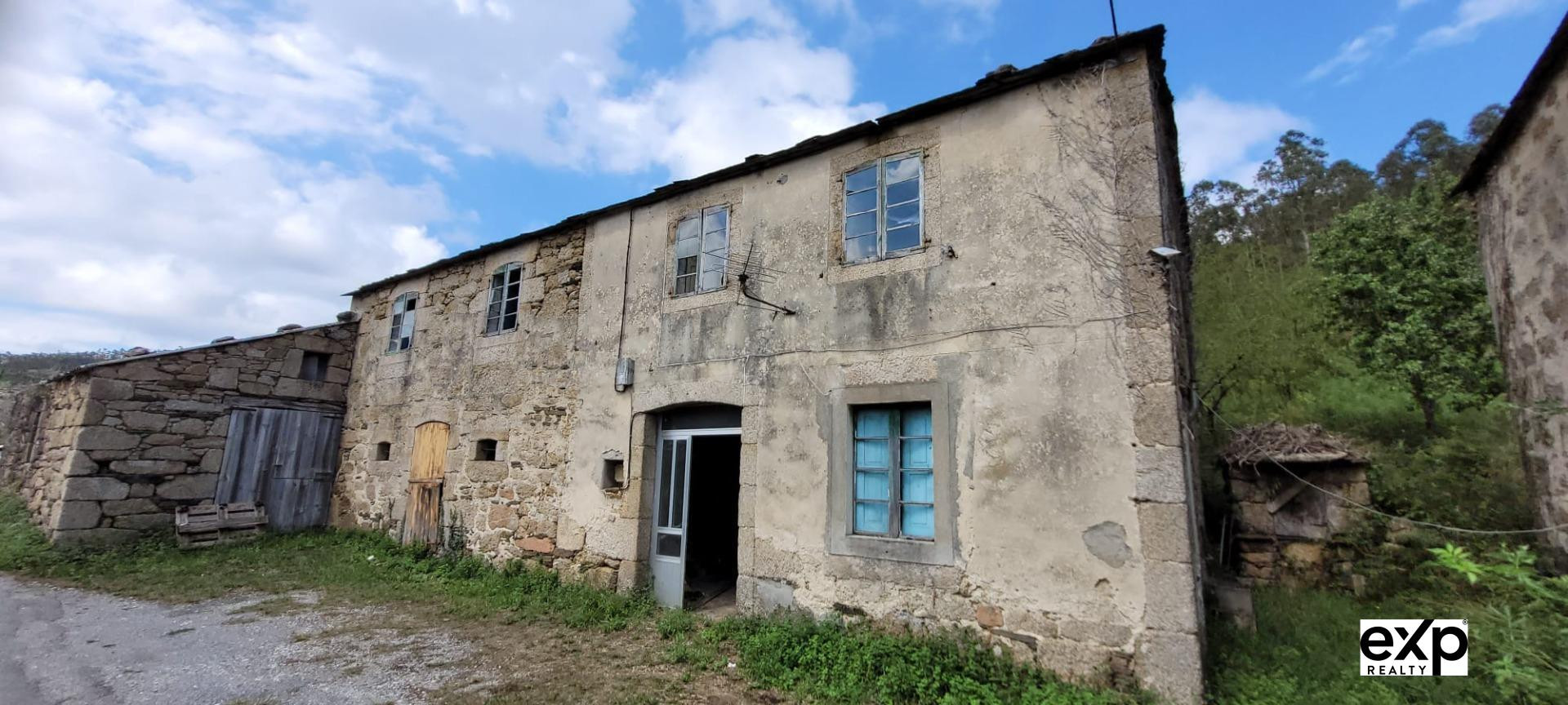 Casa de piedra con finca y espectaculares vistas en Oirán – Mondoñedo (Lugo)