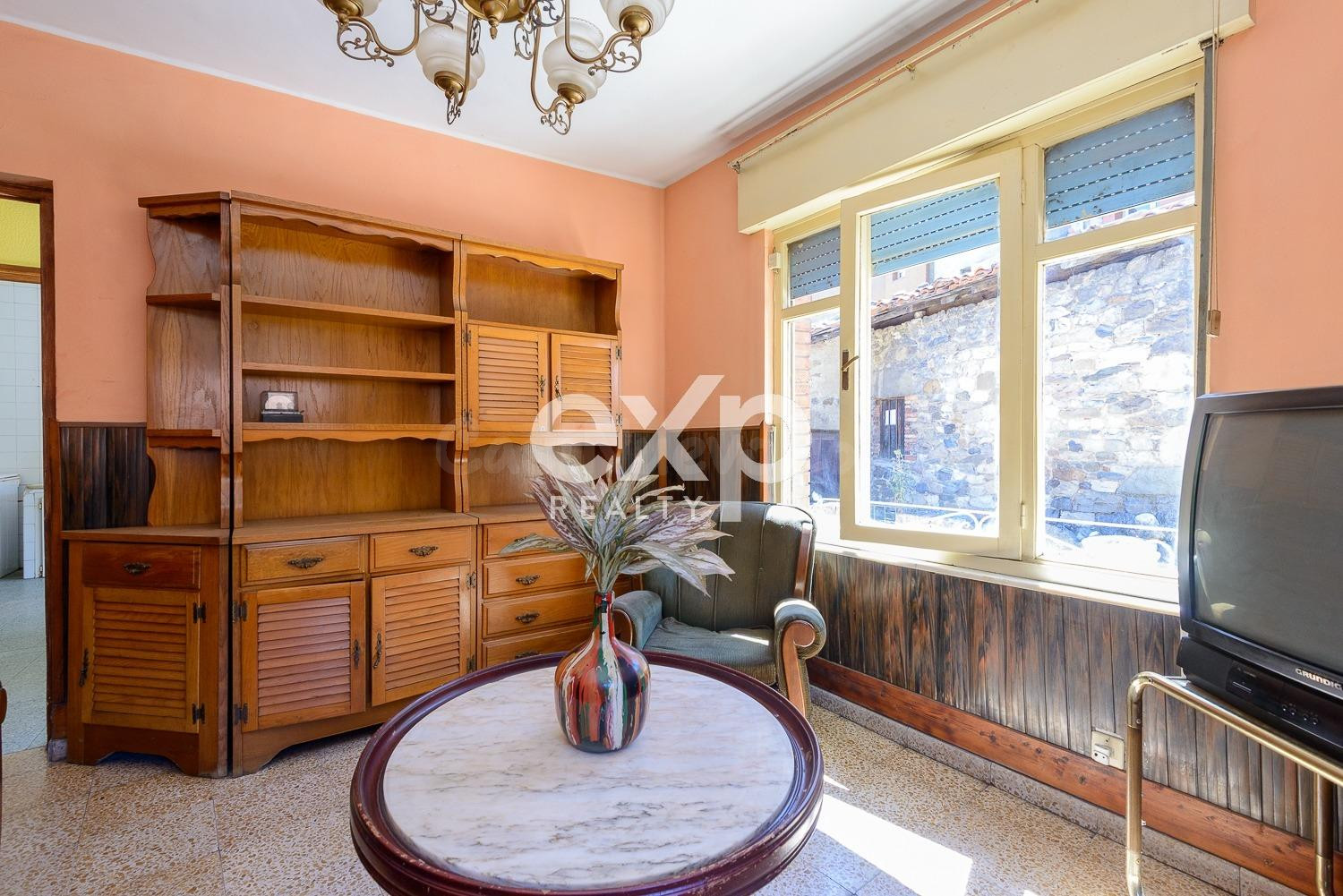 CASA INDEPENDIENTE EN LENA – LUMINOSA Y CON GRANDES POSIBILI - foto 4