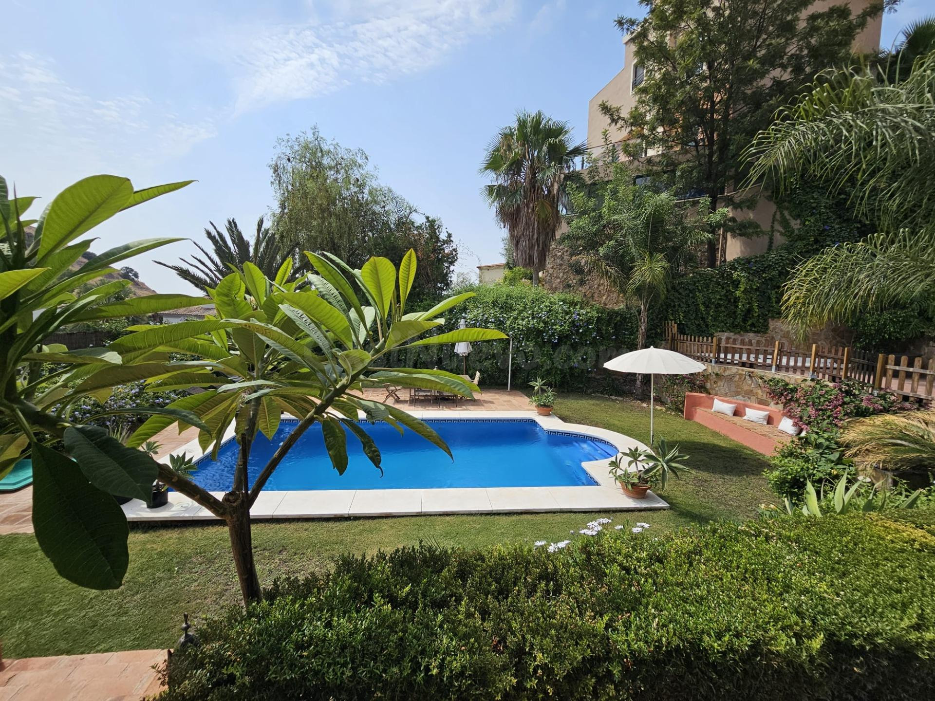 Espectacular chalet independiente con piscina, 800m2 de parc