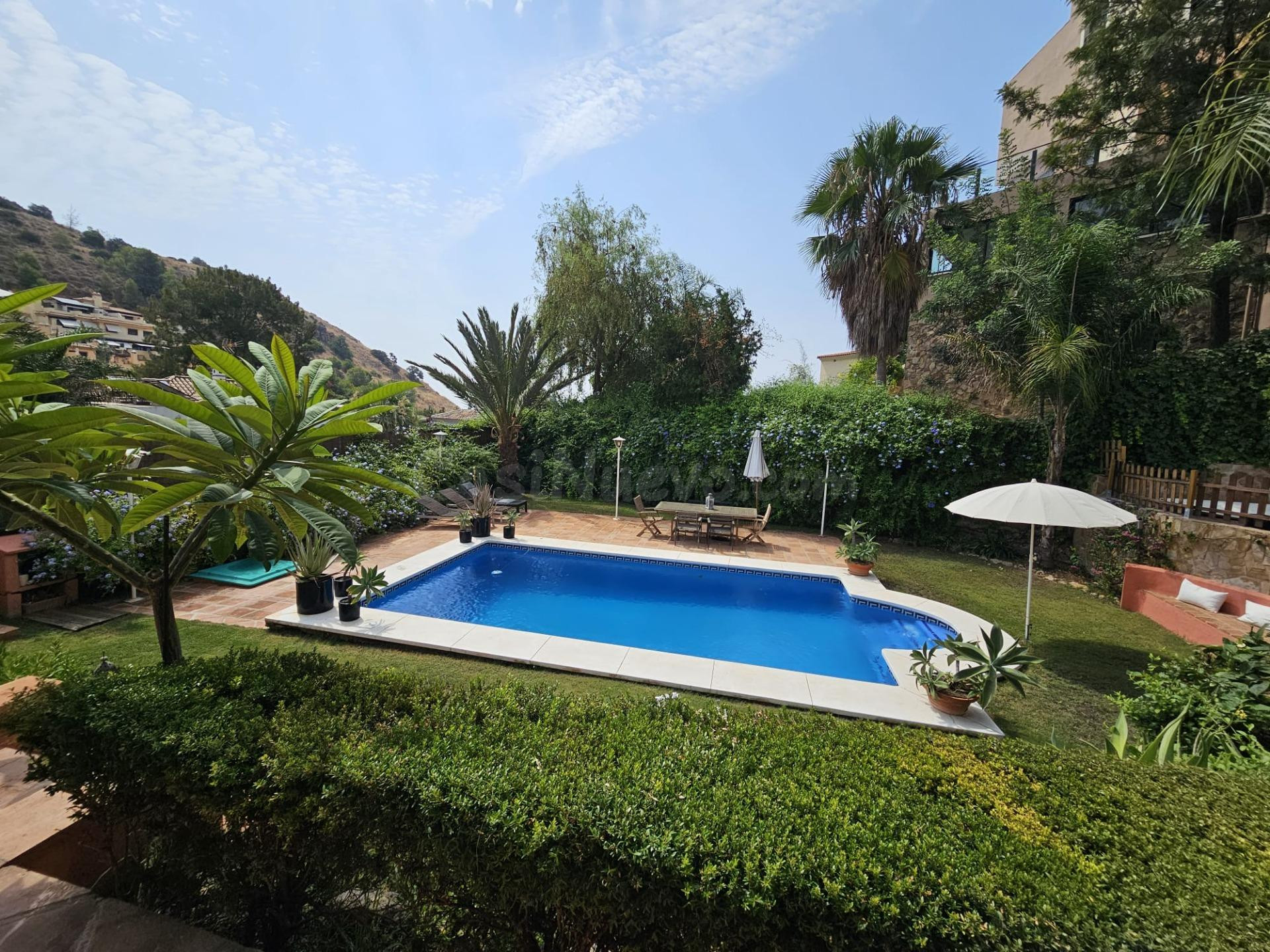 Espectacular chalet independiente con piscina, 800m2 de parc - foto 3