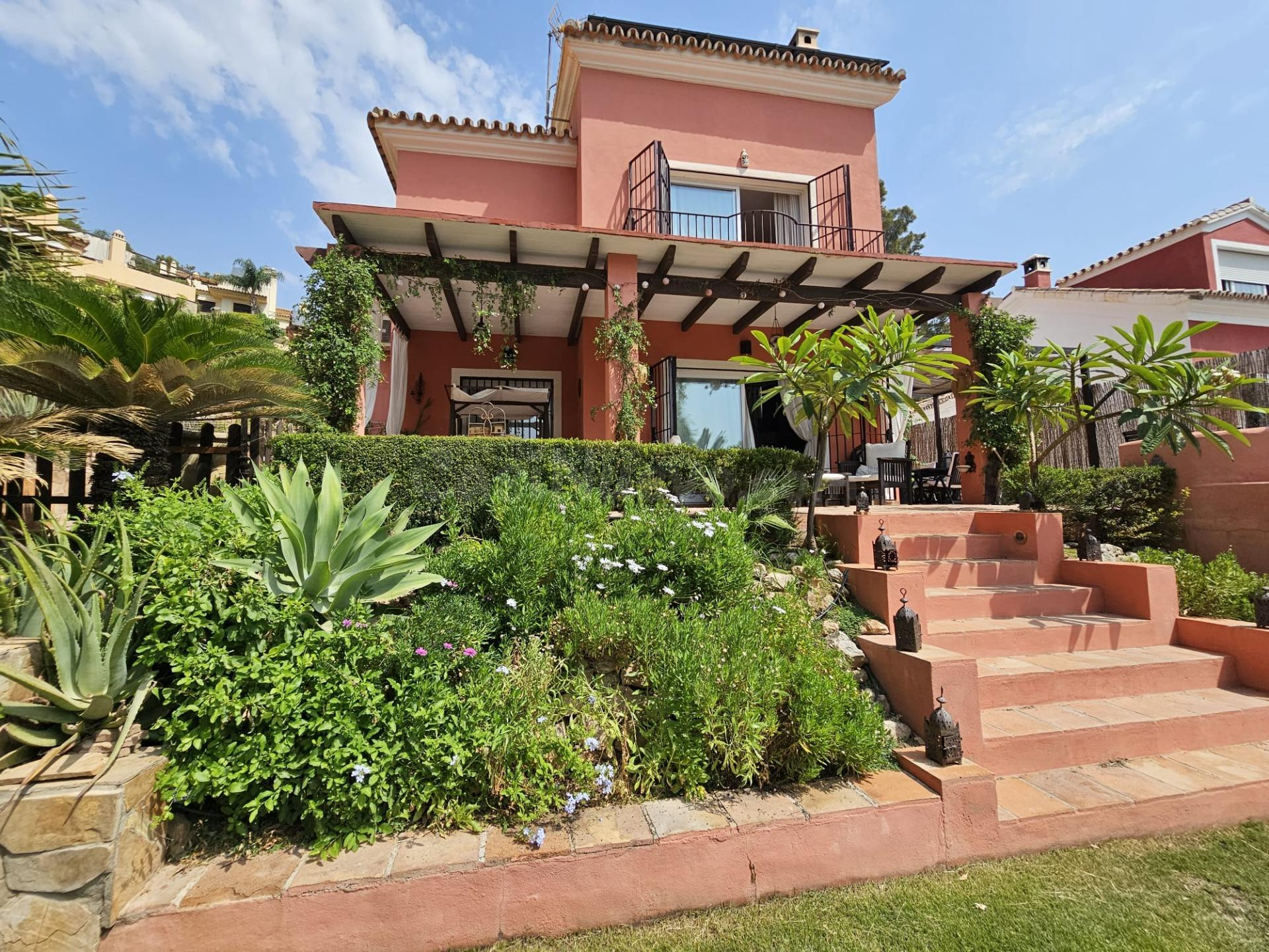 Espectacular chalet independiente con piscina, 800m2 de parc - foto 4