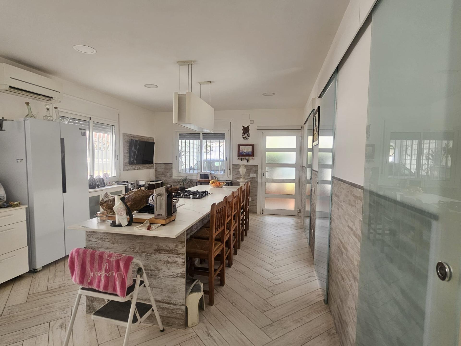 VENTA CHALET A 150 M DE LA PLAYA!!! - foto 2