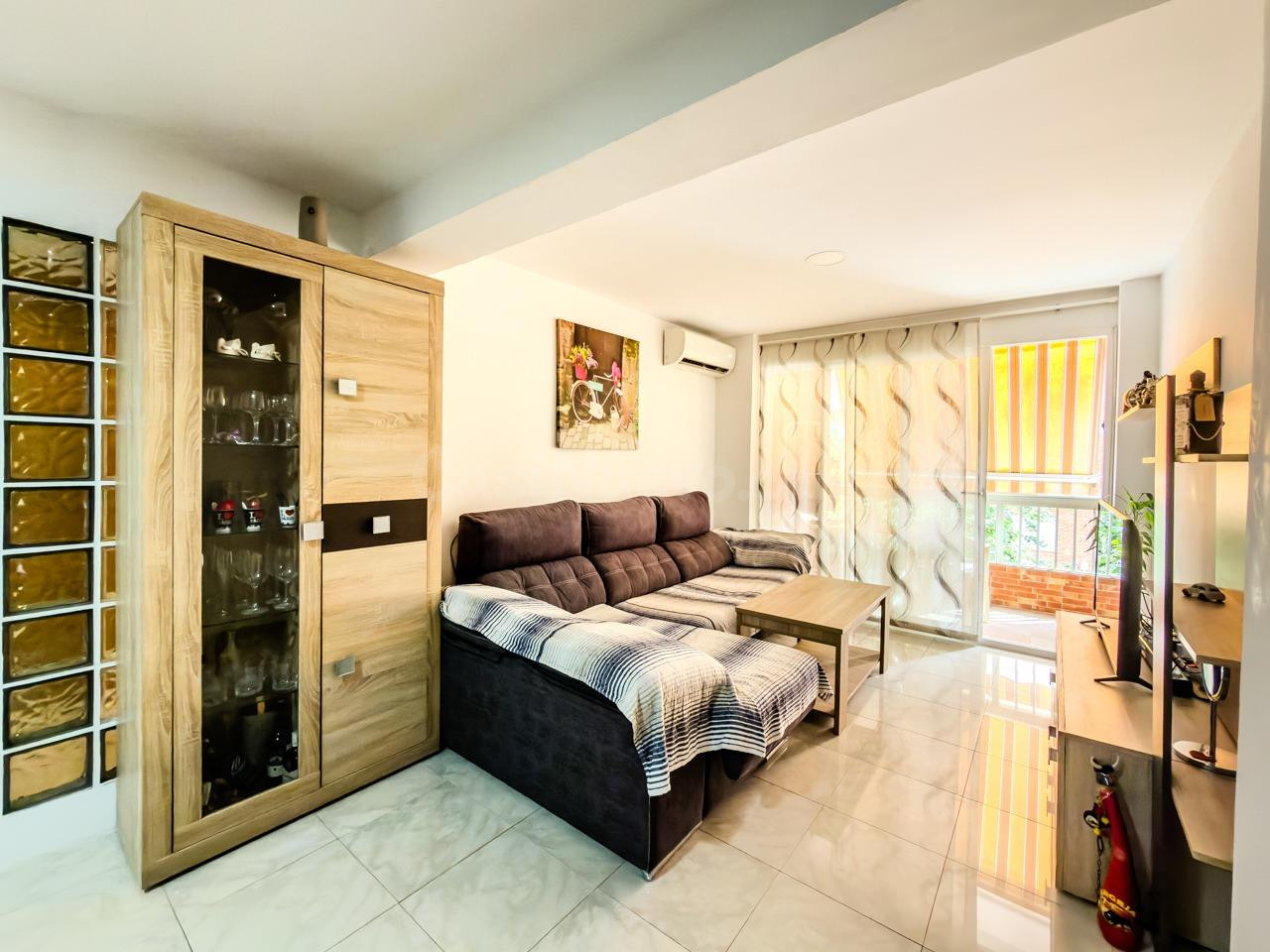 EXCELENTE PISO EN CANALS LISTO PARA ENTRAR A VIVIR