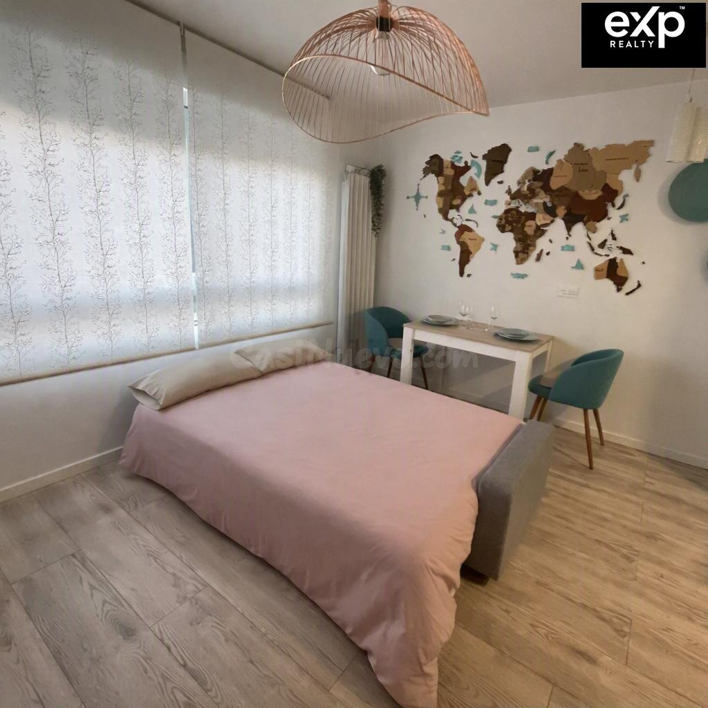 Apartamento con licencia turística y rentabilidad garantizad - foto 4