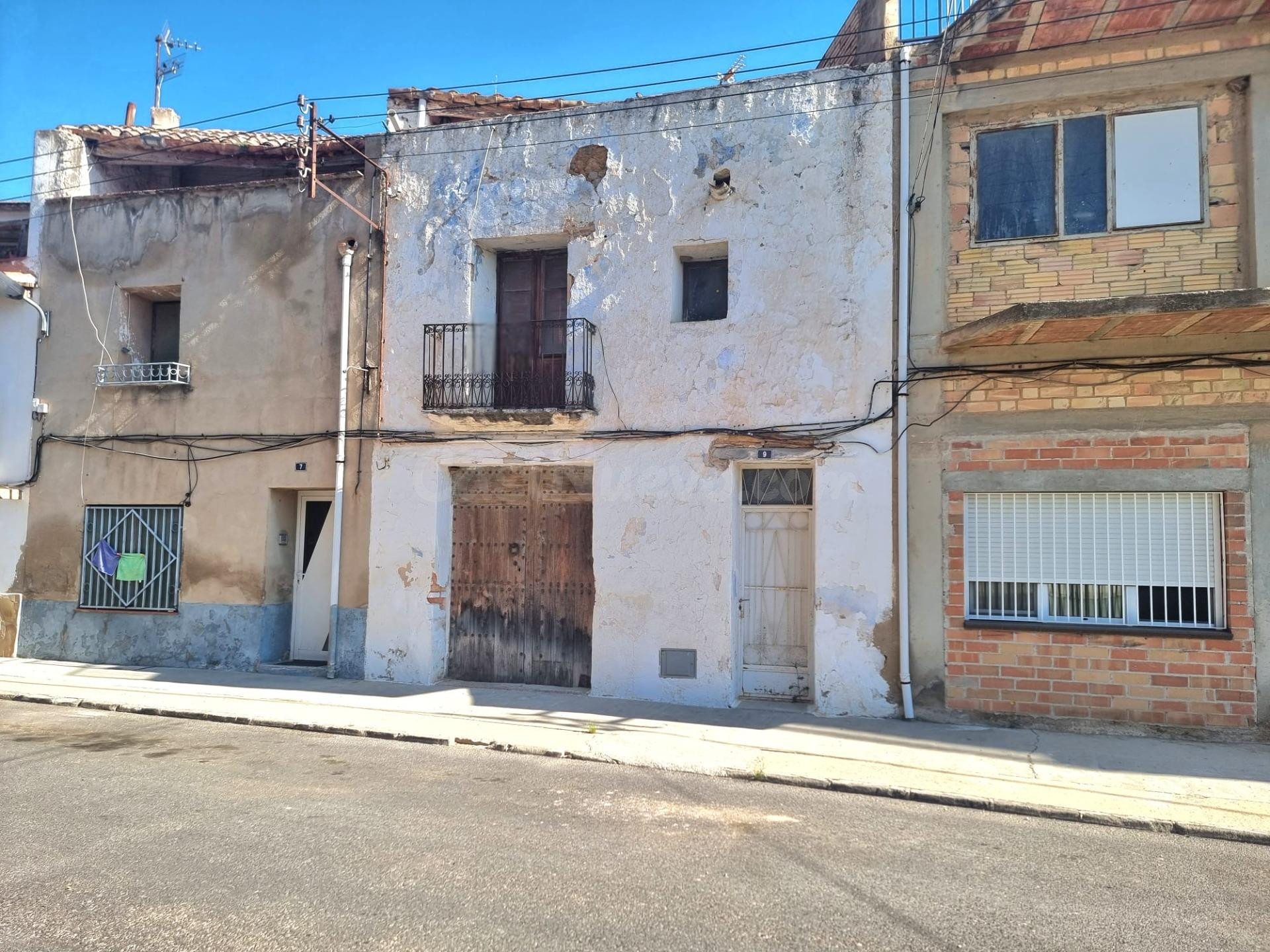 Casa de pueblo a reformar en El Rosell con almacén y salida  - foto 2