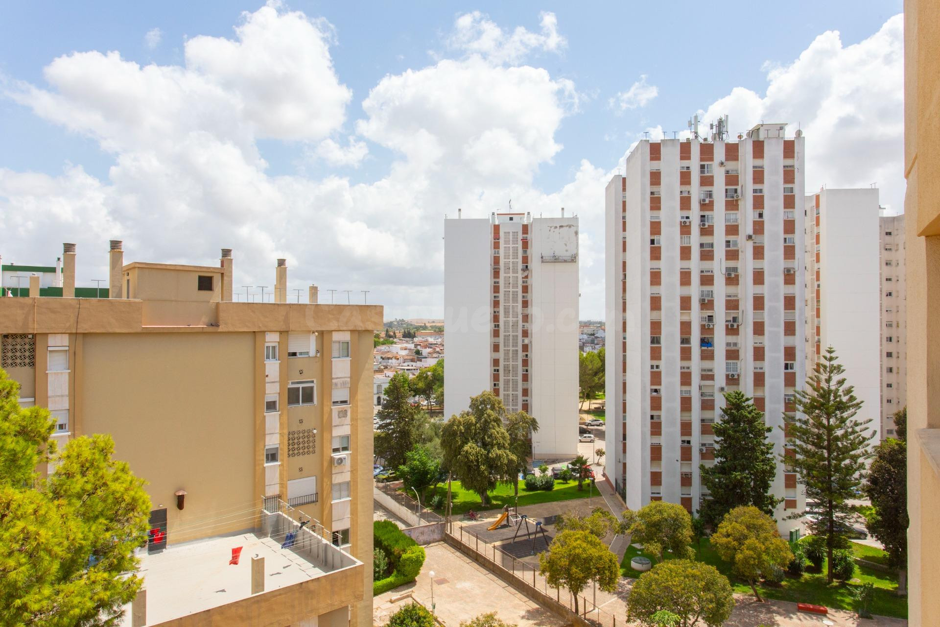 MAGNIFICO PISO JUNTO A LA UNIVERSIDAD
