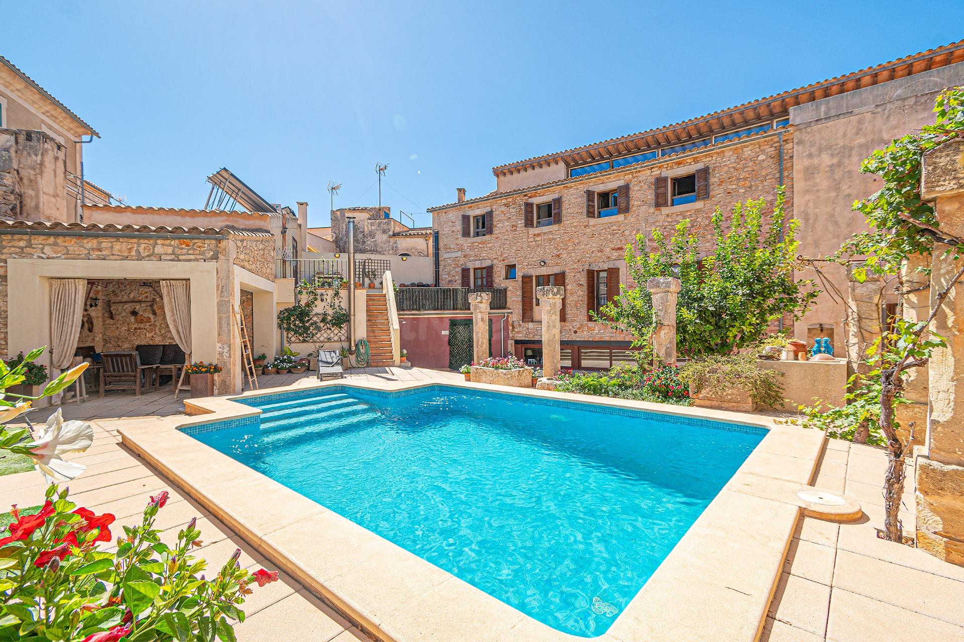 Casa señorial de carácter mallorquín con licencia ETV en San