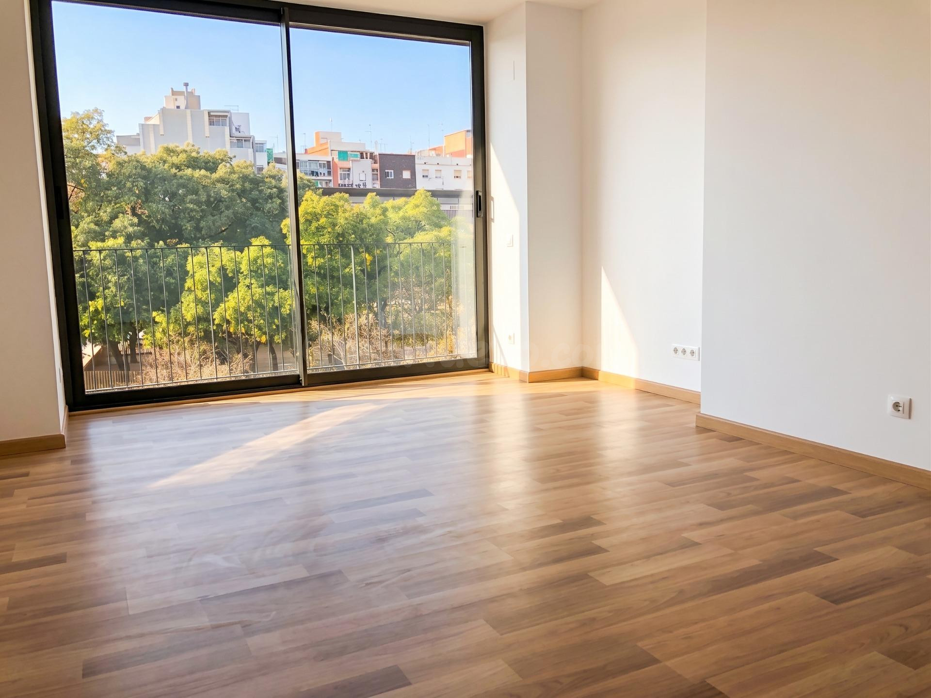Tu nuevo hogar frente al parque, con terraza, piscina y park