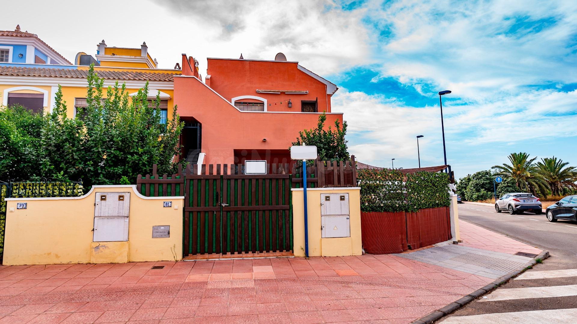 BUNGALÓ EN PRIMERA PLANTA CON JARDÍN PRIVADO, SOLÁRIUM DE 47 M2 Y PISCINA – RODA, SAN JAVIER