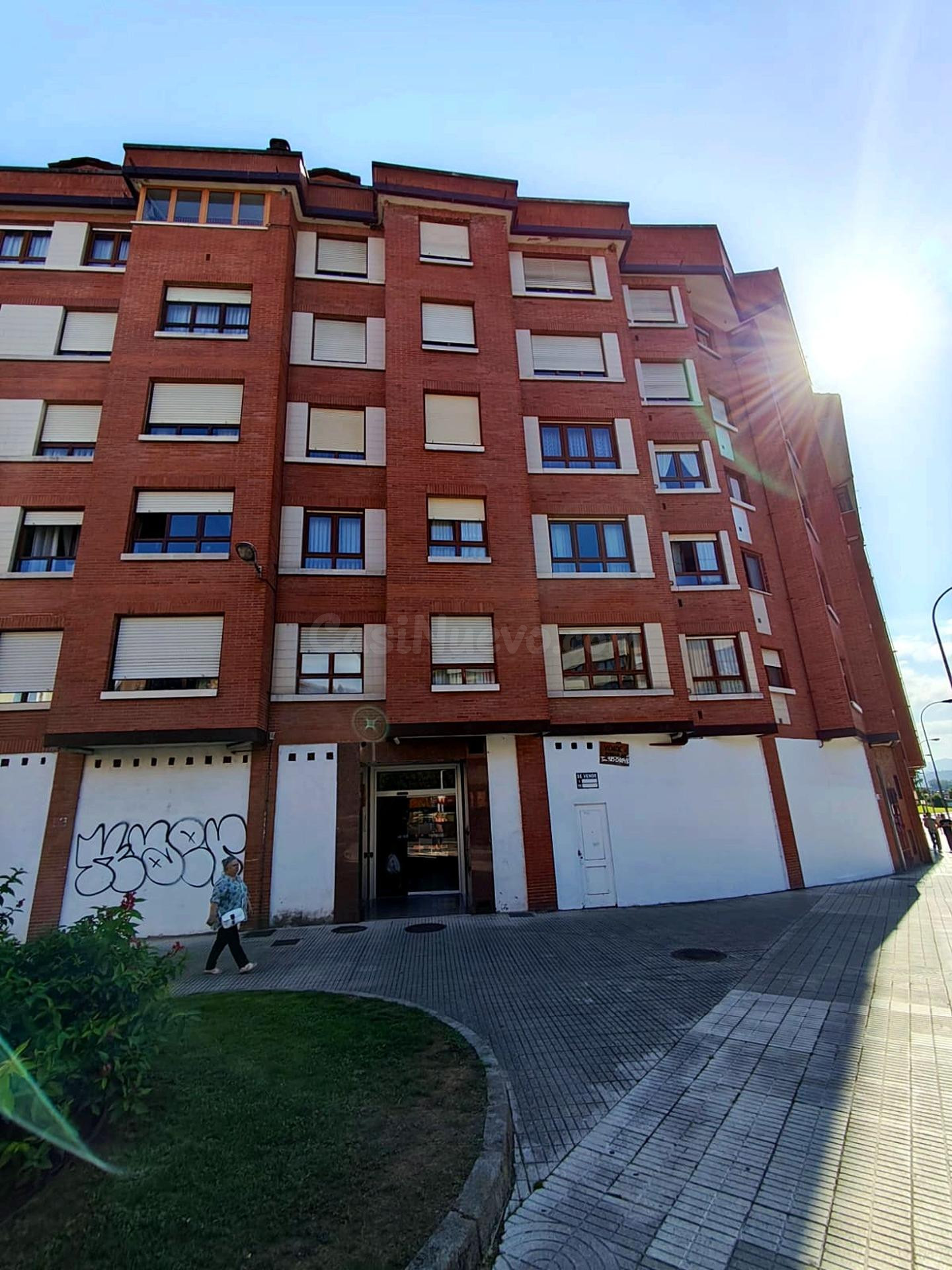 Piso exterior de 2 habitaciones con garaje y trastero en La Florida