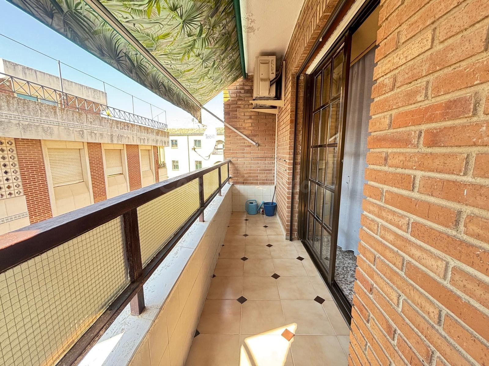 Piso de 4 habitaciones en el centro y 2 baños - foto 3