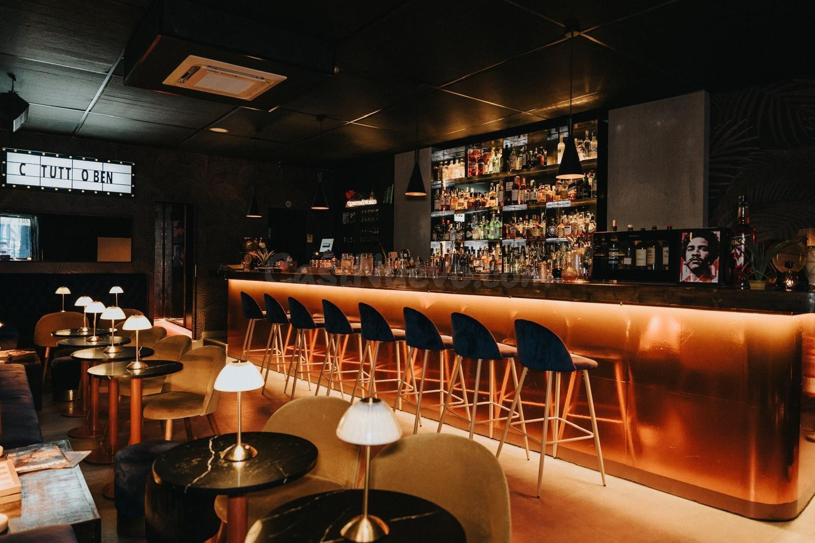 Traspaso de emblemático bar de coctelería con licencia hasta - foto 2