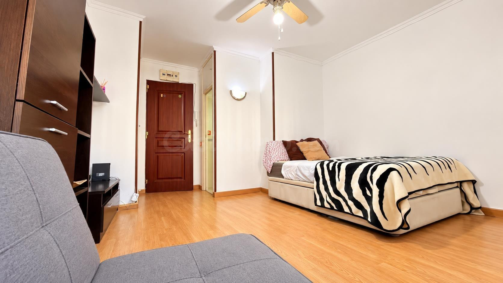 Estudio con Licencia Turística en Benalmádena Costa - foto 4