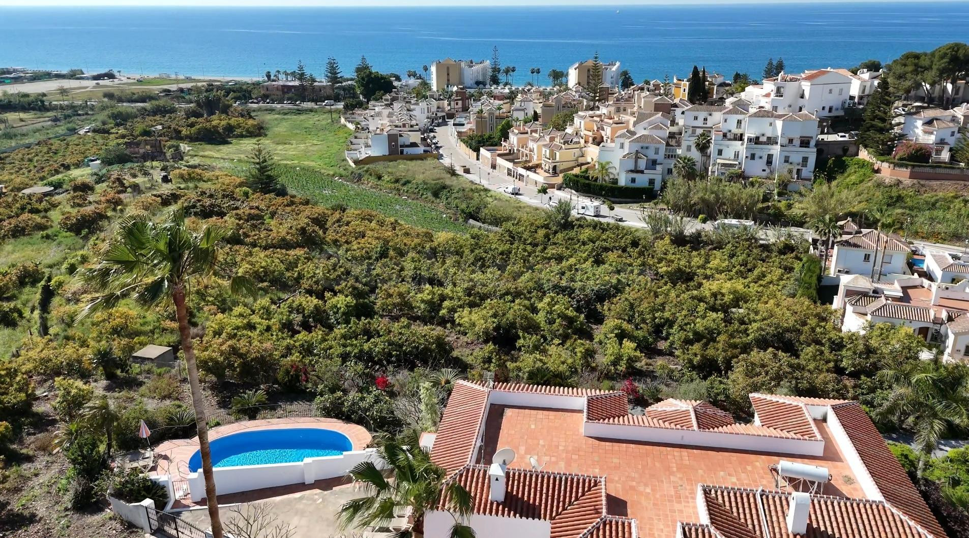 Magnífica Finca en Nerja - preciosa villa independiente en parcela de más de 7500 m2