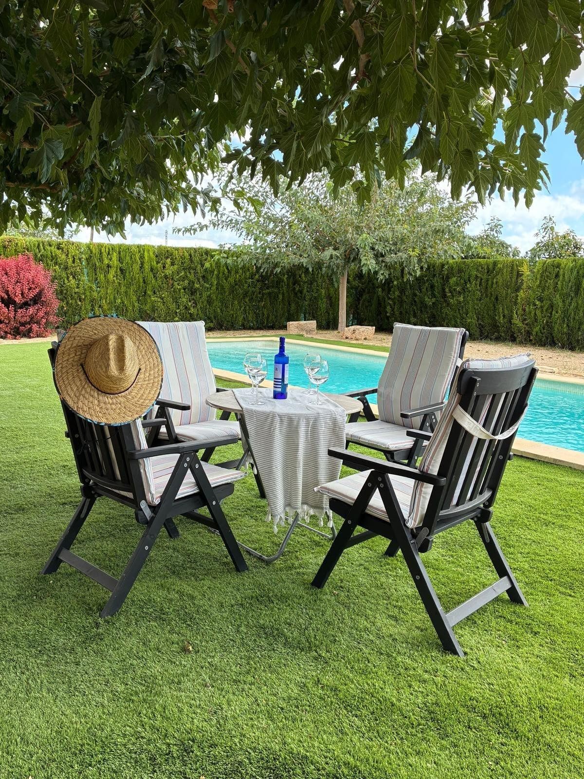 "Exclusiva finca en Sueca: Torre histórica, piscina y plantación de aguacates Hass rentable"