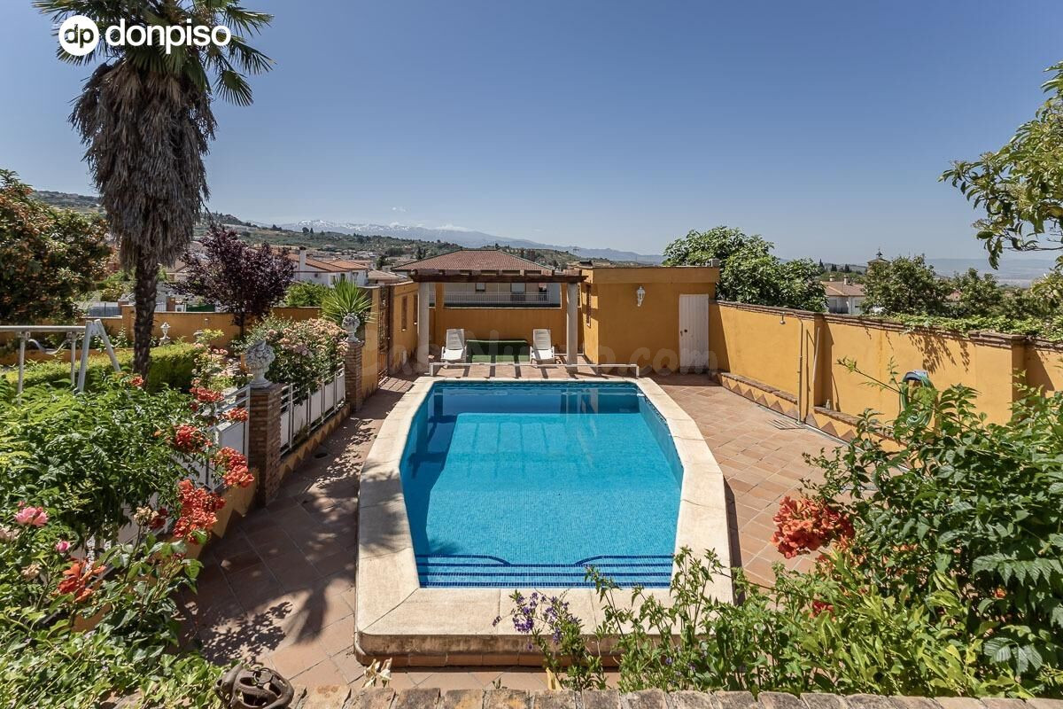 CASA INDEPENDIENTE EN ALFACAR CON PISCINA, JARDÍN, HUERTO Y VISTAS ESPECTACULARES
