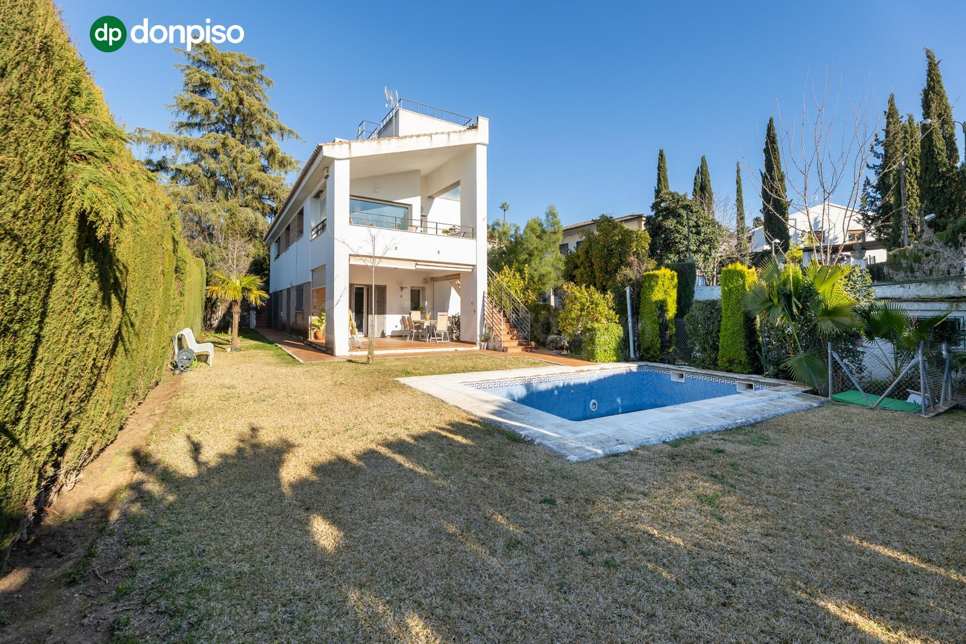 EXCLUSIVA VILLA EN CAJAR